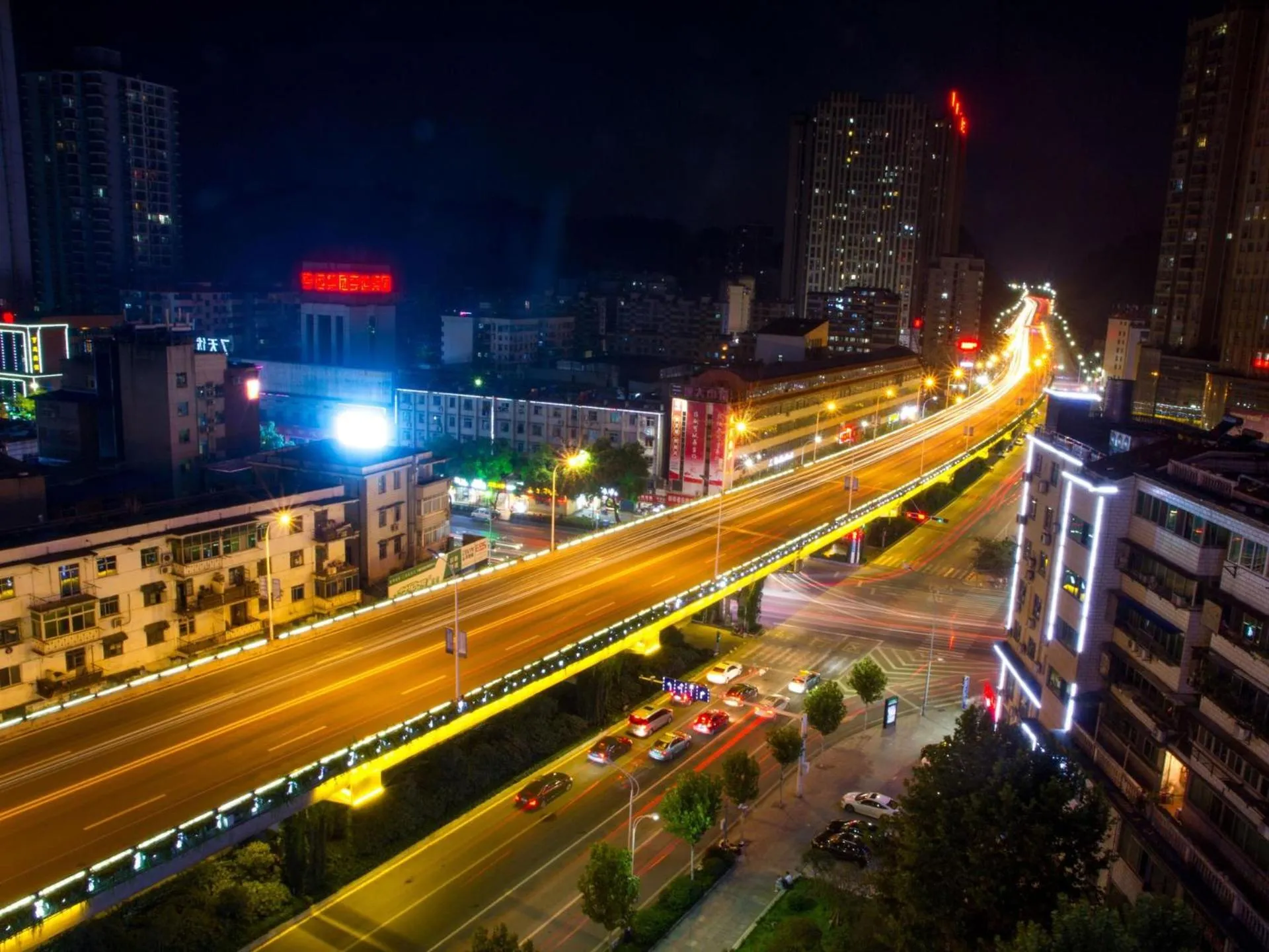 Lavande Hotel Shiyan Sanyan Branch