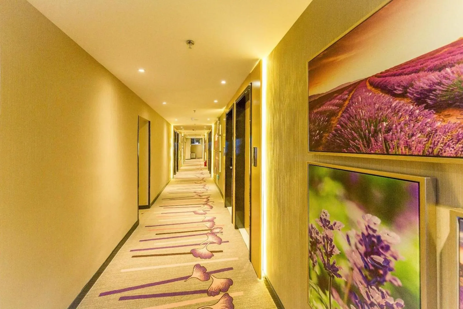 Lavande Hotels Weihai Weigao Square Branch