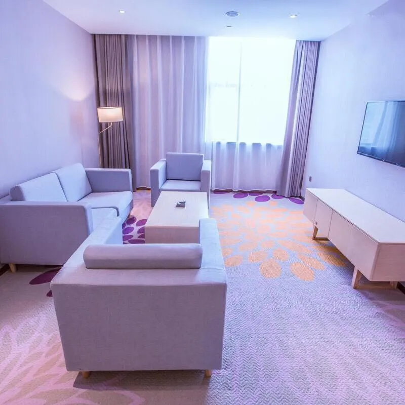 Lavande Hotel (Gaozhou Xiantai Bridge Branch)