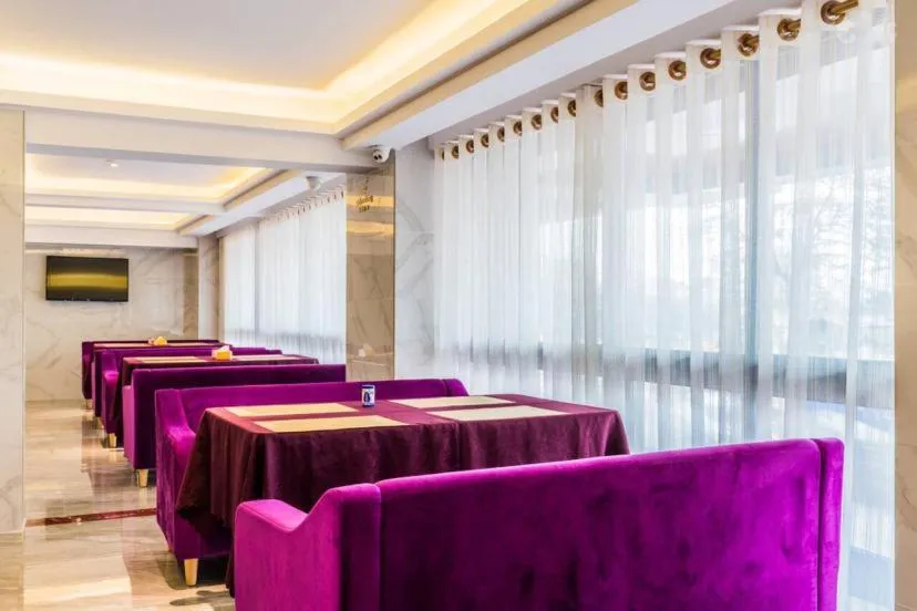 Lavande Hotel (Gaozhou Xiantai Bridge Branch)