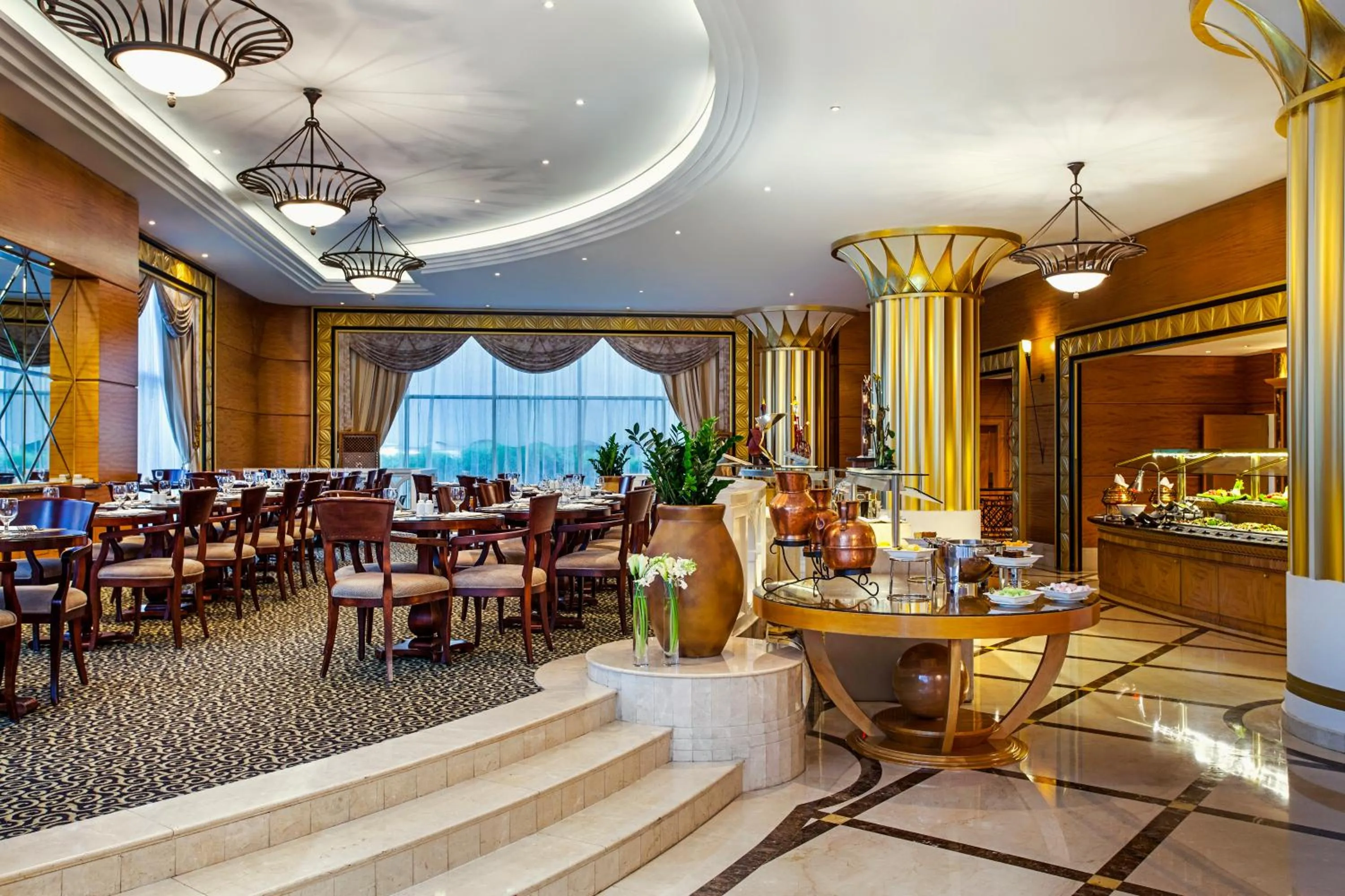Restaurant/places to eat in Corniche Hotel Abu Dhabi