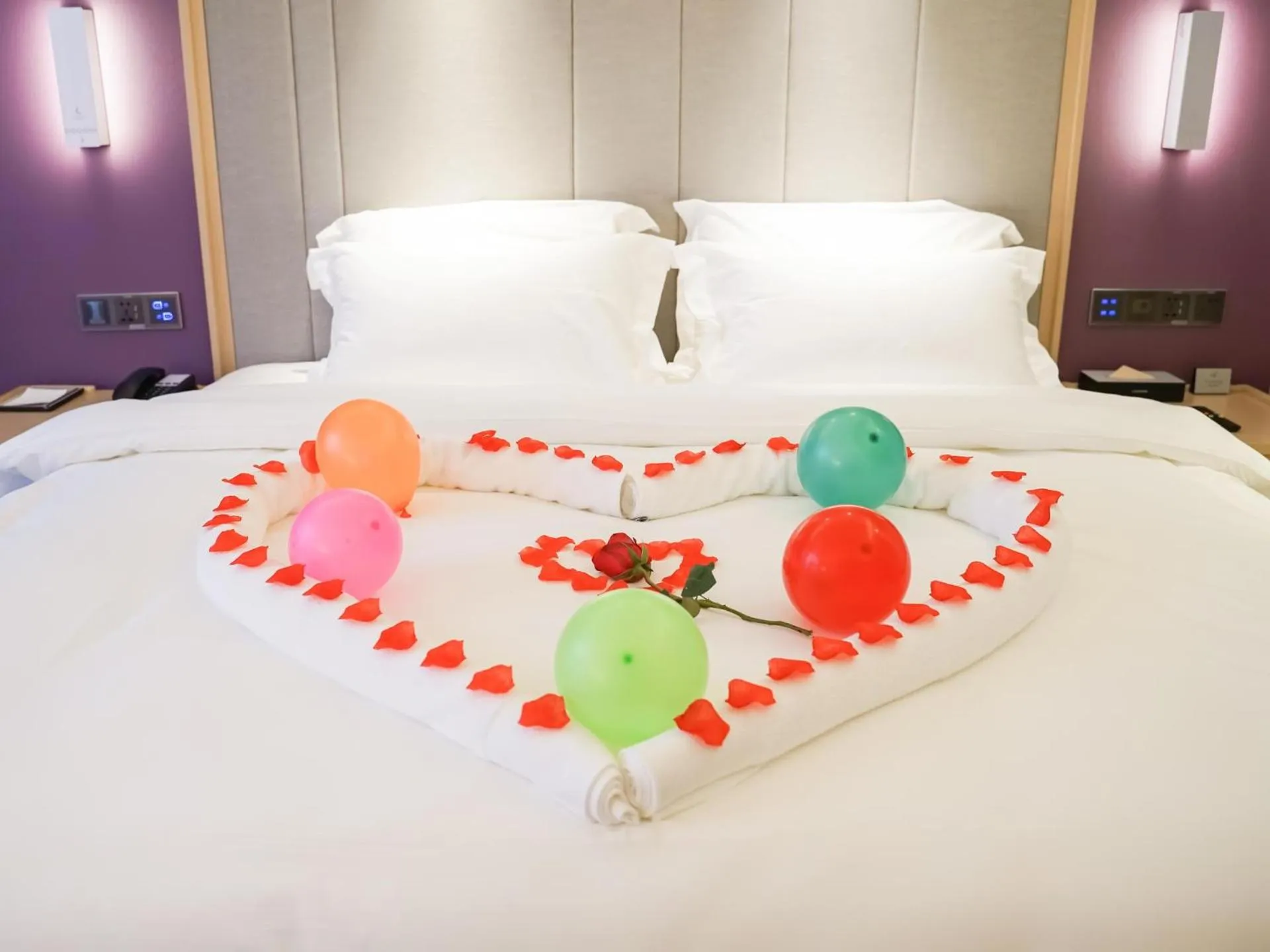 Bed in Lavande Hotel Jingmen Planet World City