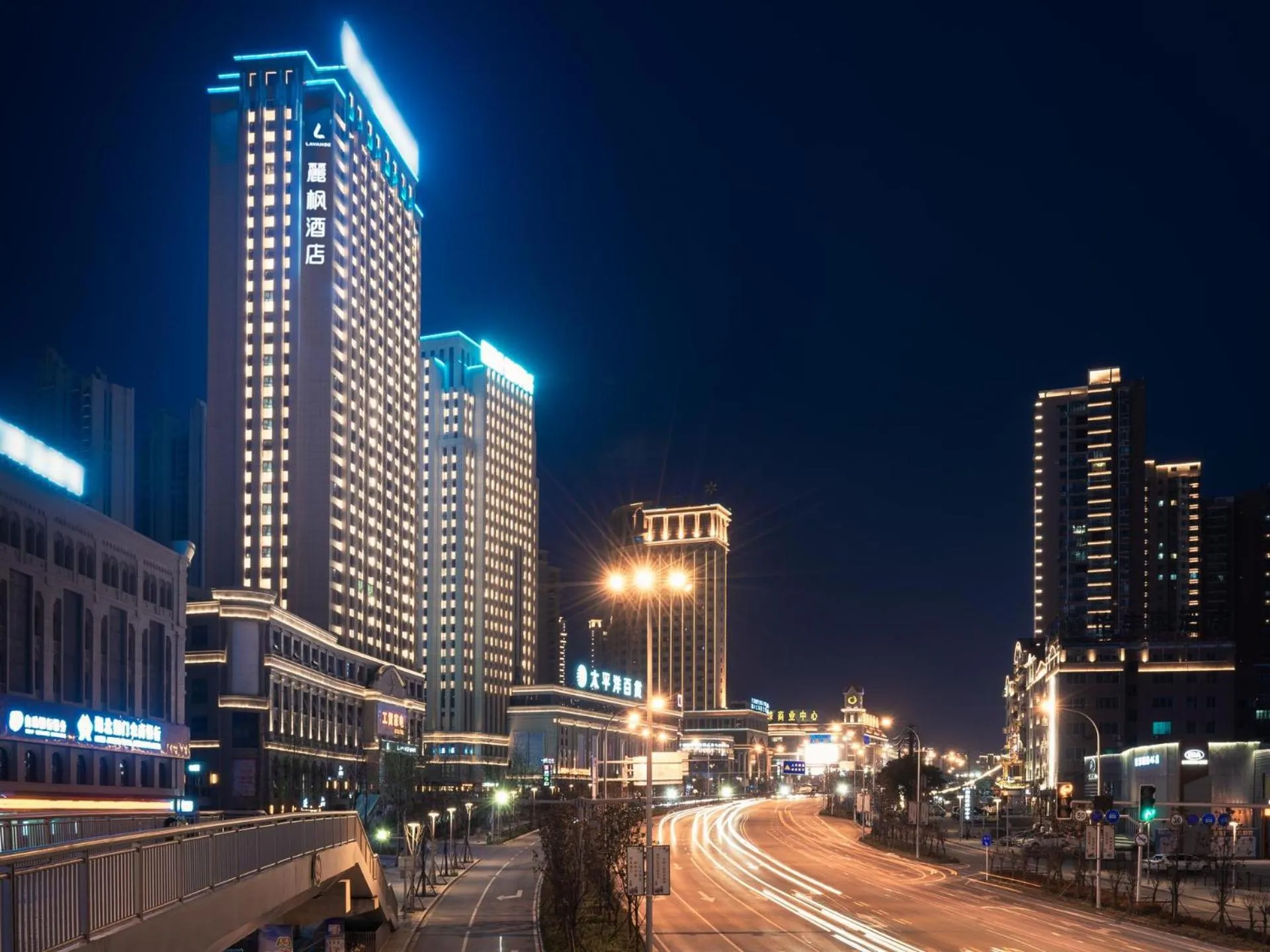 Lavande Hotel Jingmen Planet World City