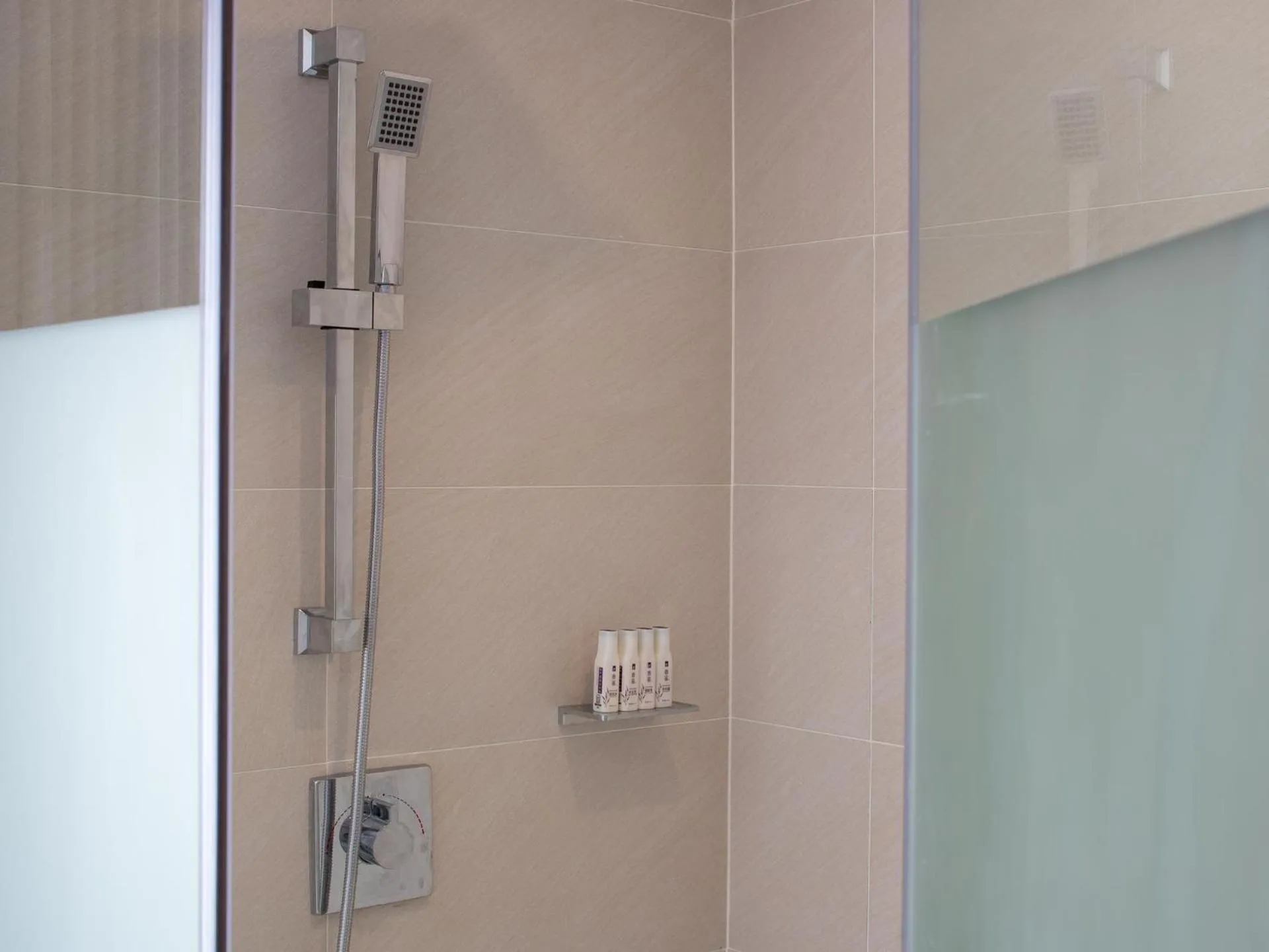 Lavande Hotel Yangchun Donghu