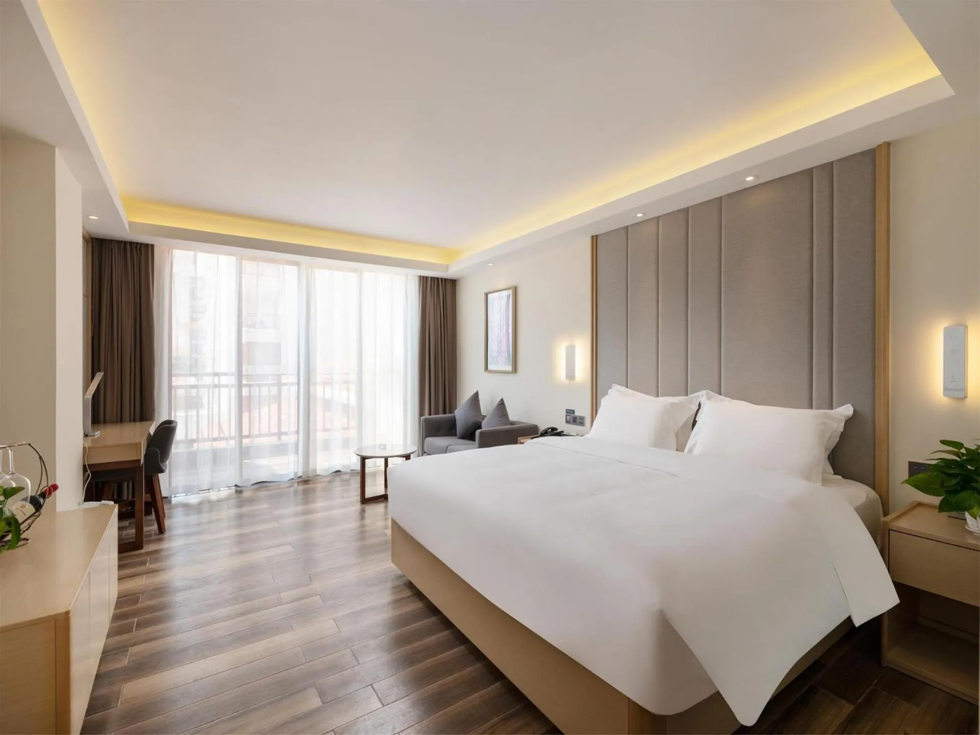 Bed in Lifeng Hotel (Haikou West Coast)