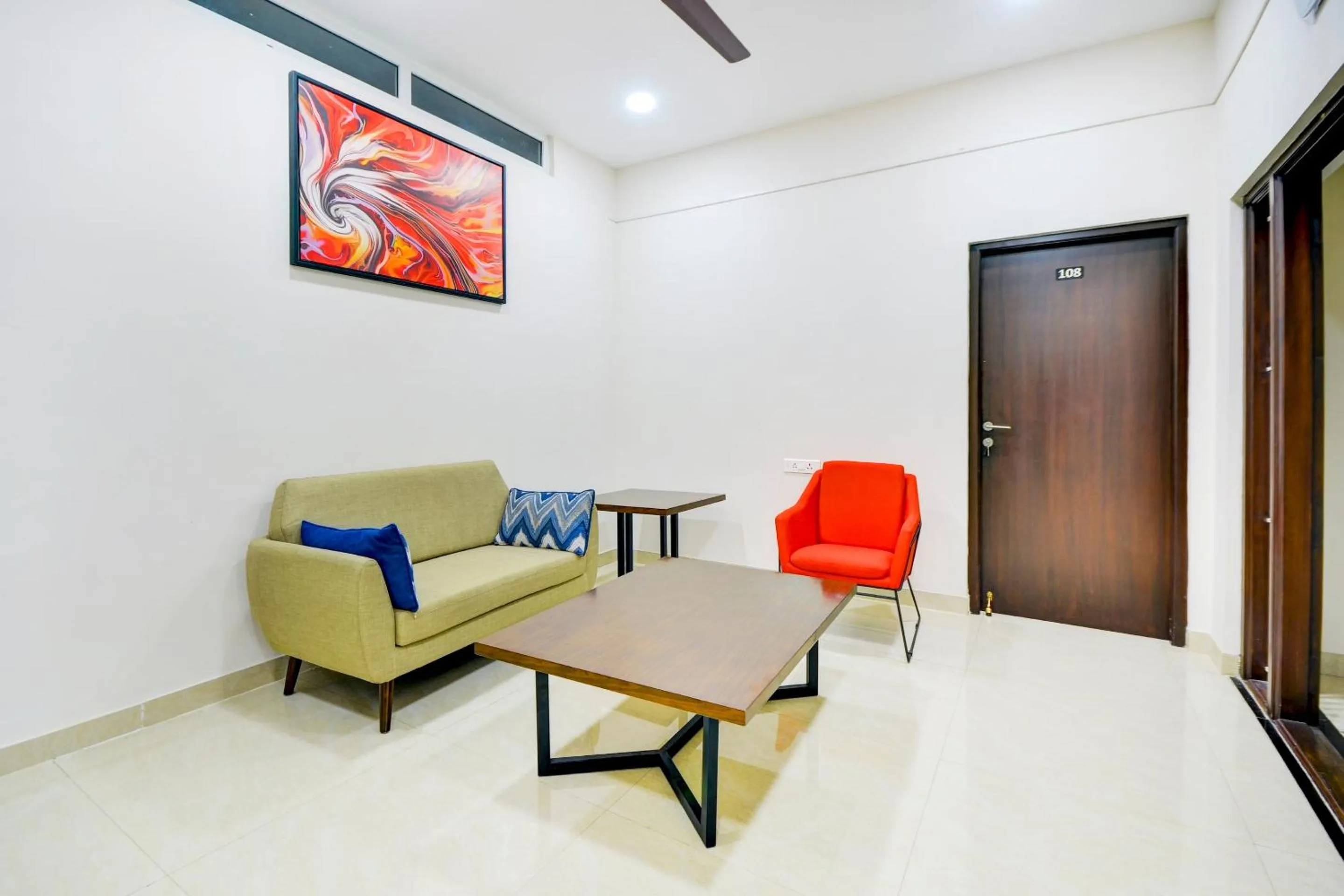 Restaurant/places to eat in Mayfair Service Apartments