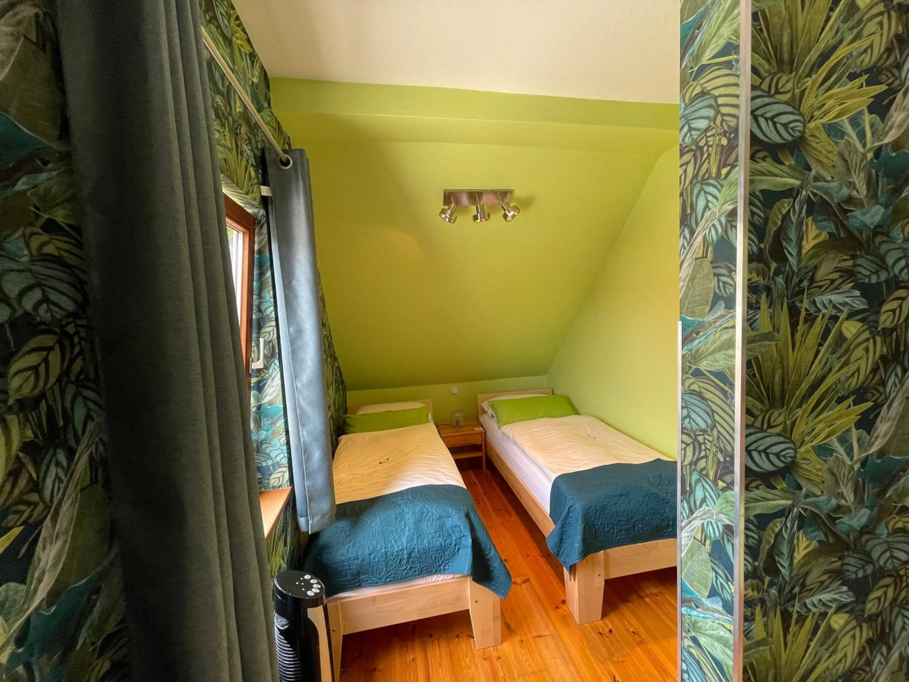 Bed in Hotel Garni Maaß