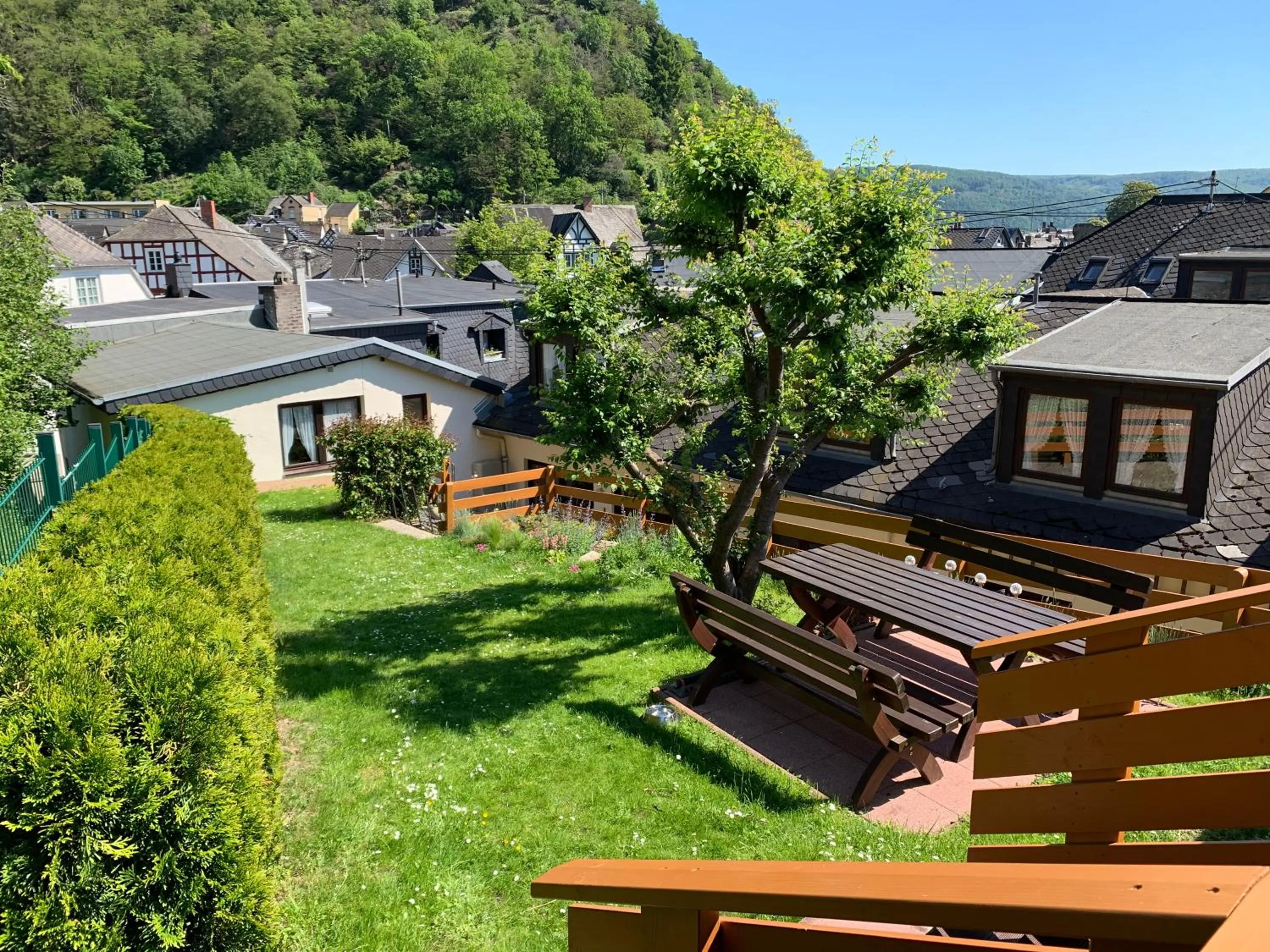 Garden view in Hotel Garni Maaß