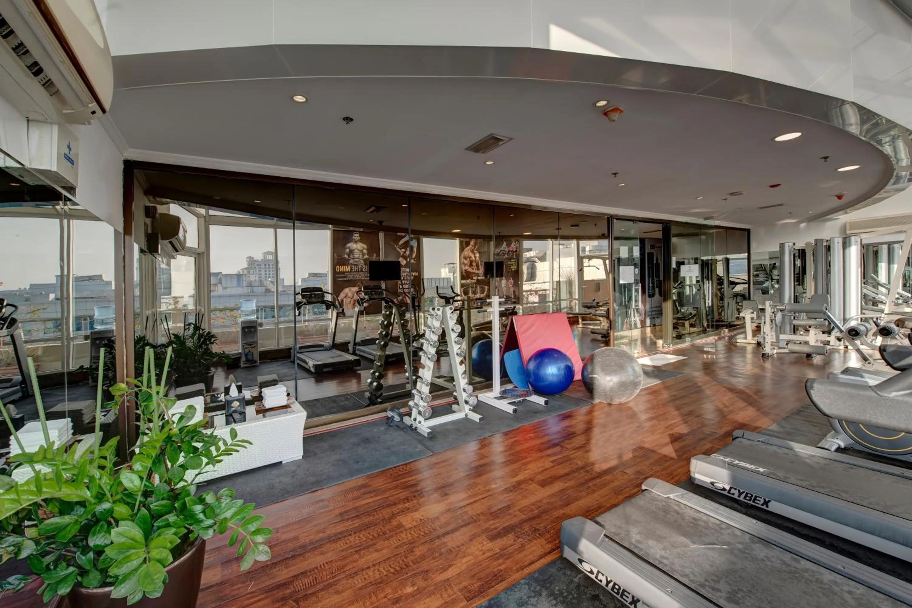 Fitness centre/facilities in Donatello Hotel