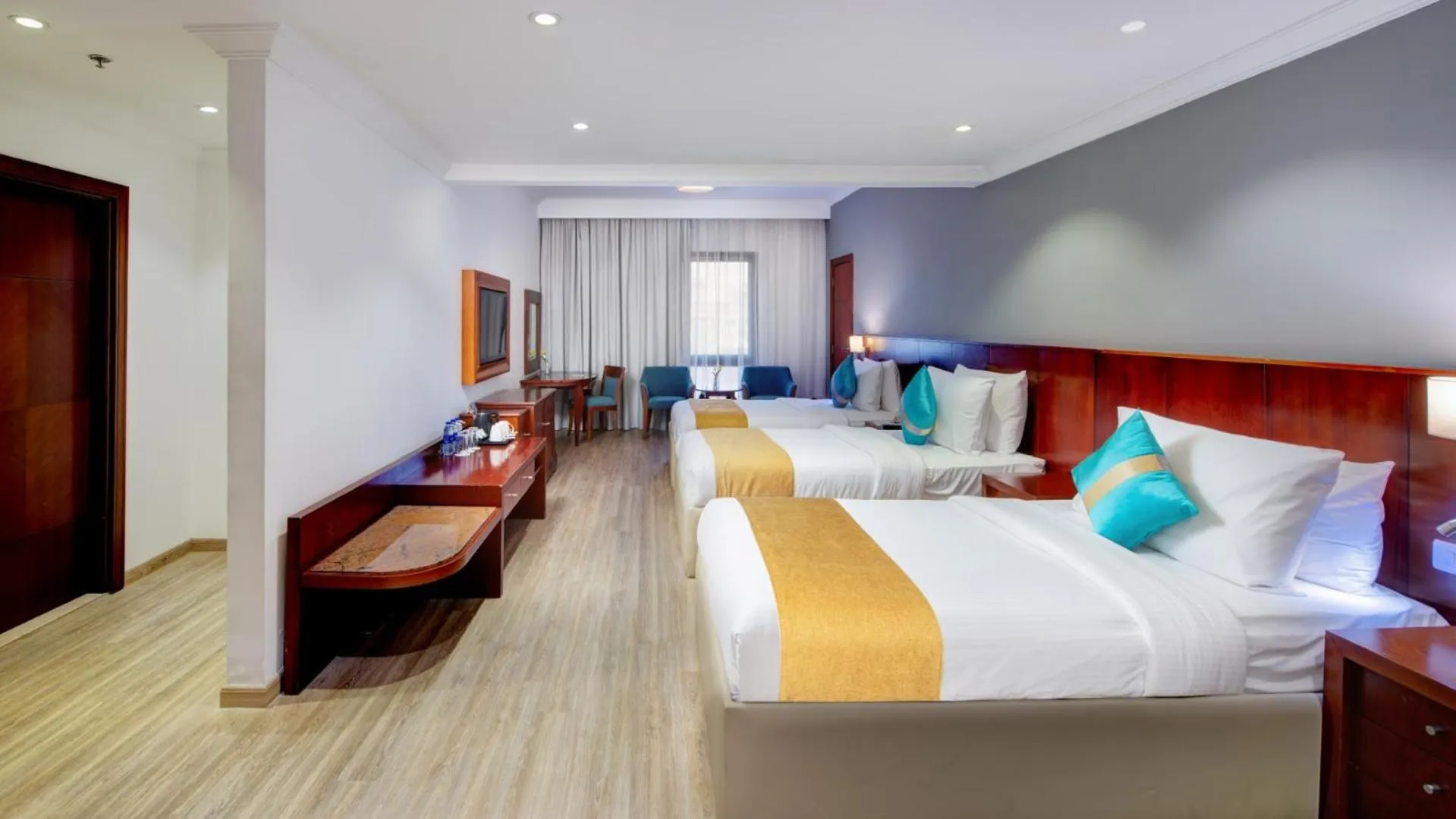 Bedroom, Bed in Donatello Hotel