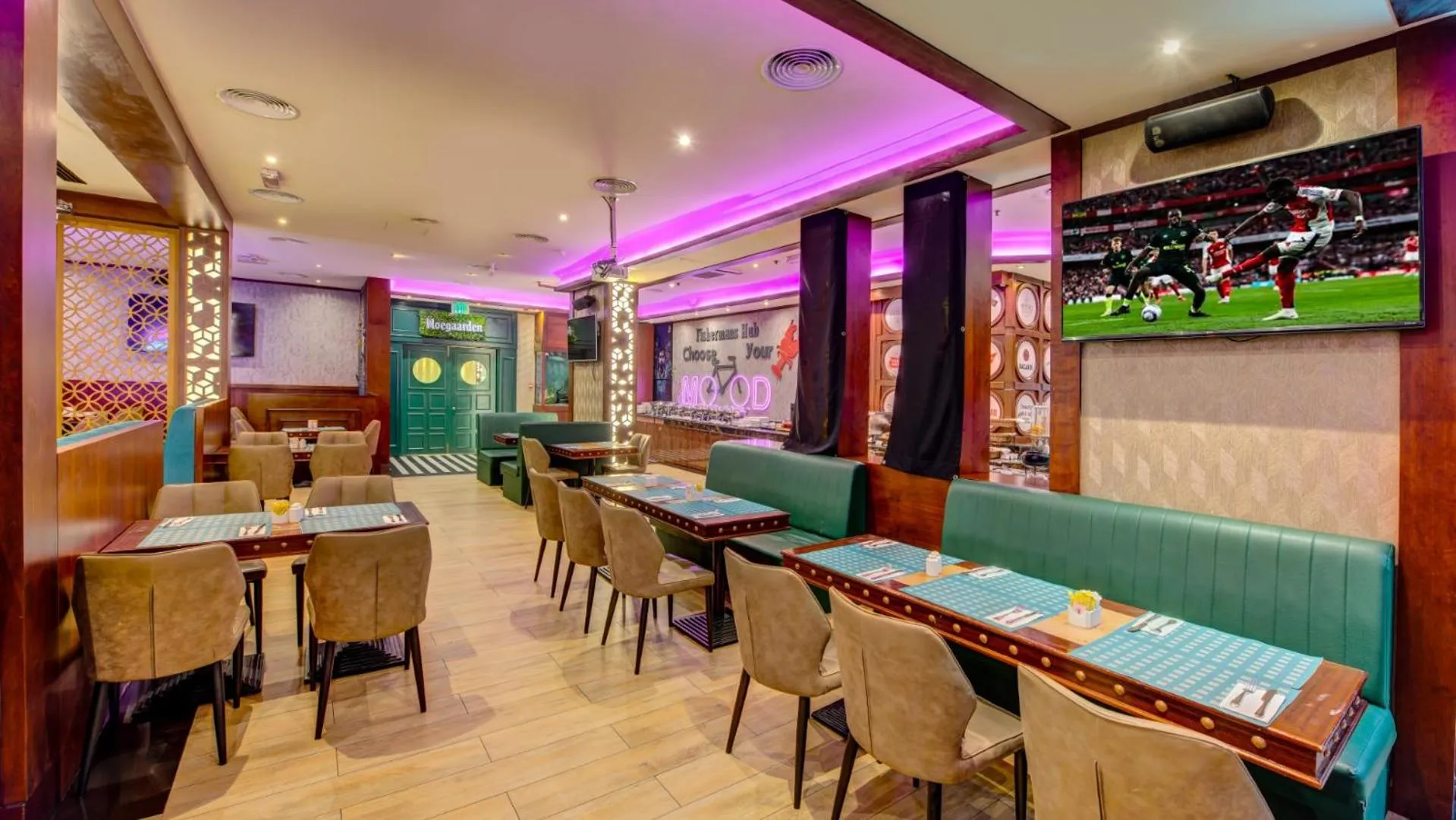 Restaurant/places to eat in Donatello Hotel