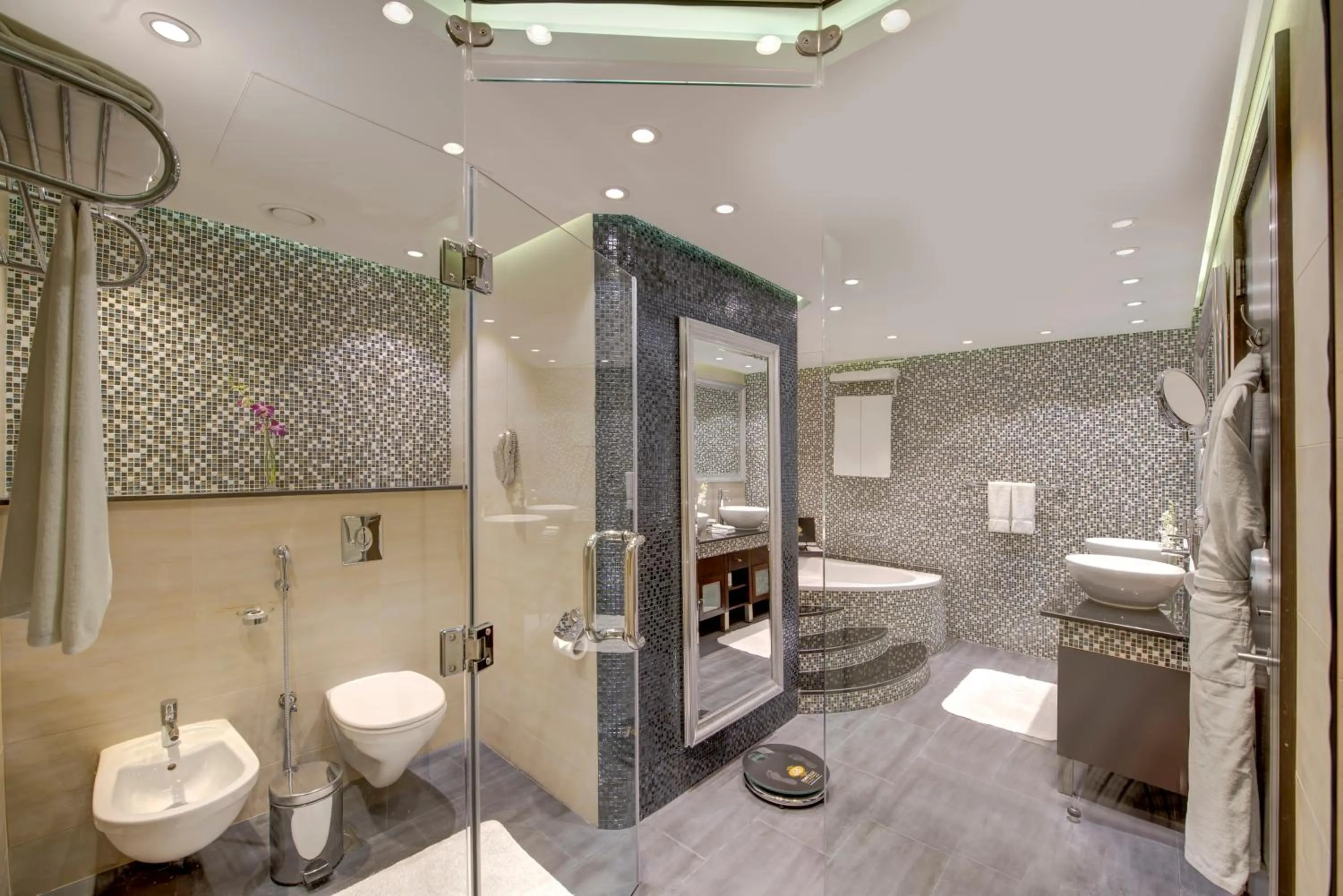 Bathroom in Donatello Hotel