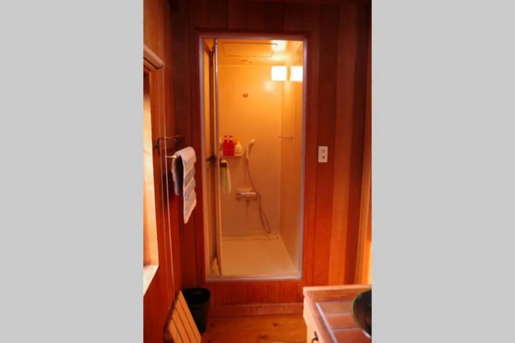 Shower in Miyajima Breeze