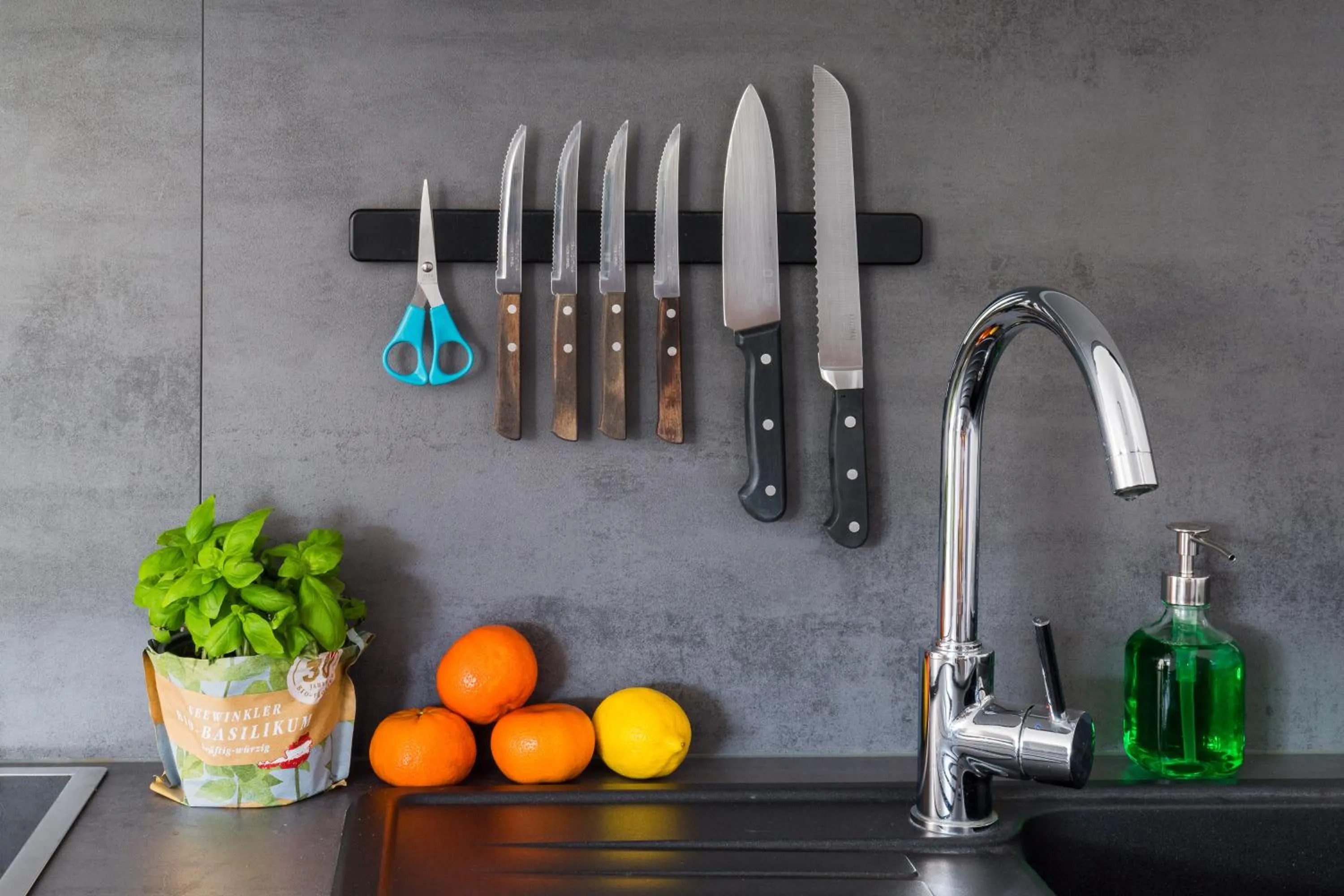 Kitchen or kitchenette in URBAN ISLAND I Riverside Apartments