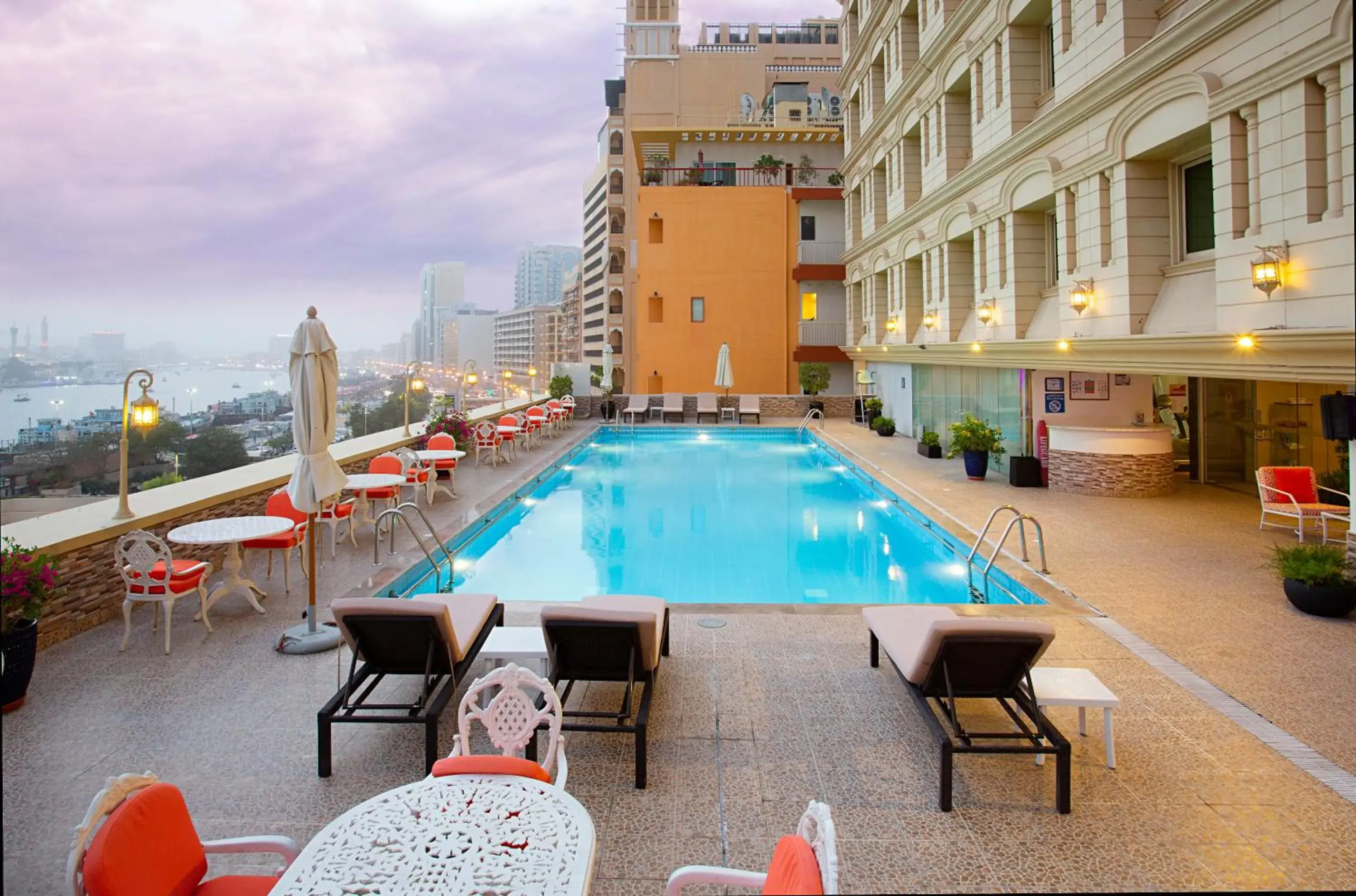 Budget Single Room in Carlton Tower Hotel Budget Single Room in Carlton Tower Hotel