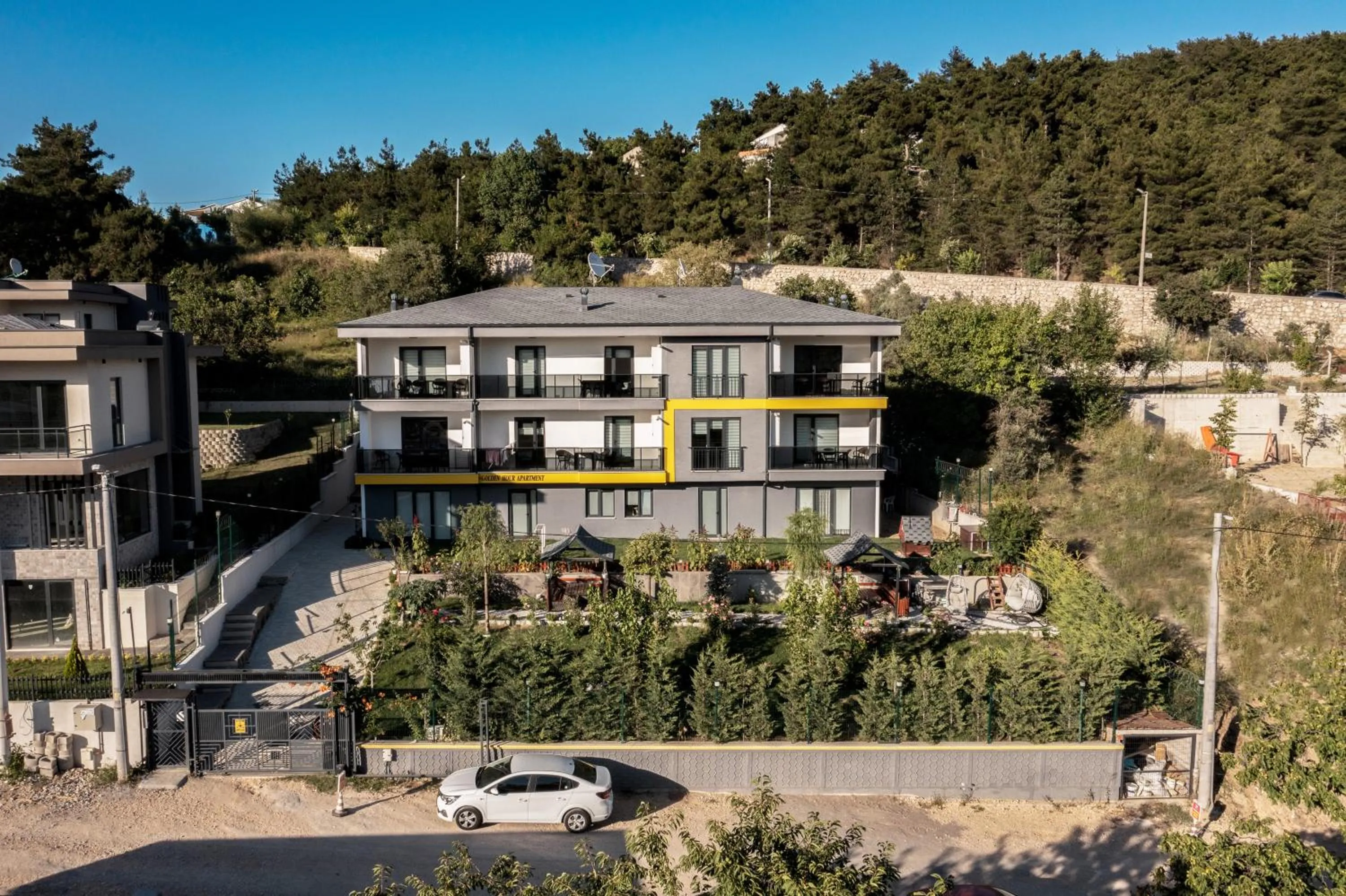 Property building in Golden Hour Apartment بورصة شقة مريحة Bursa Nilufer مَنْظَرٌ جَمِيلٌ