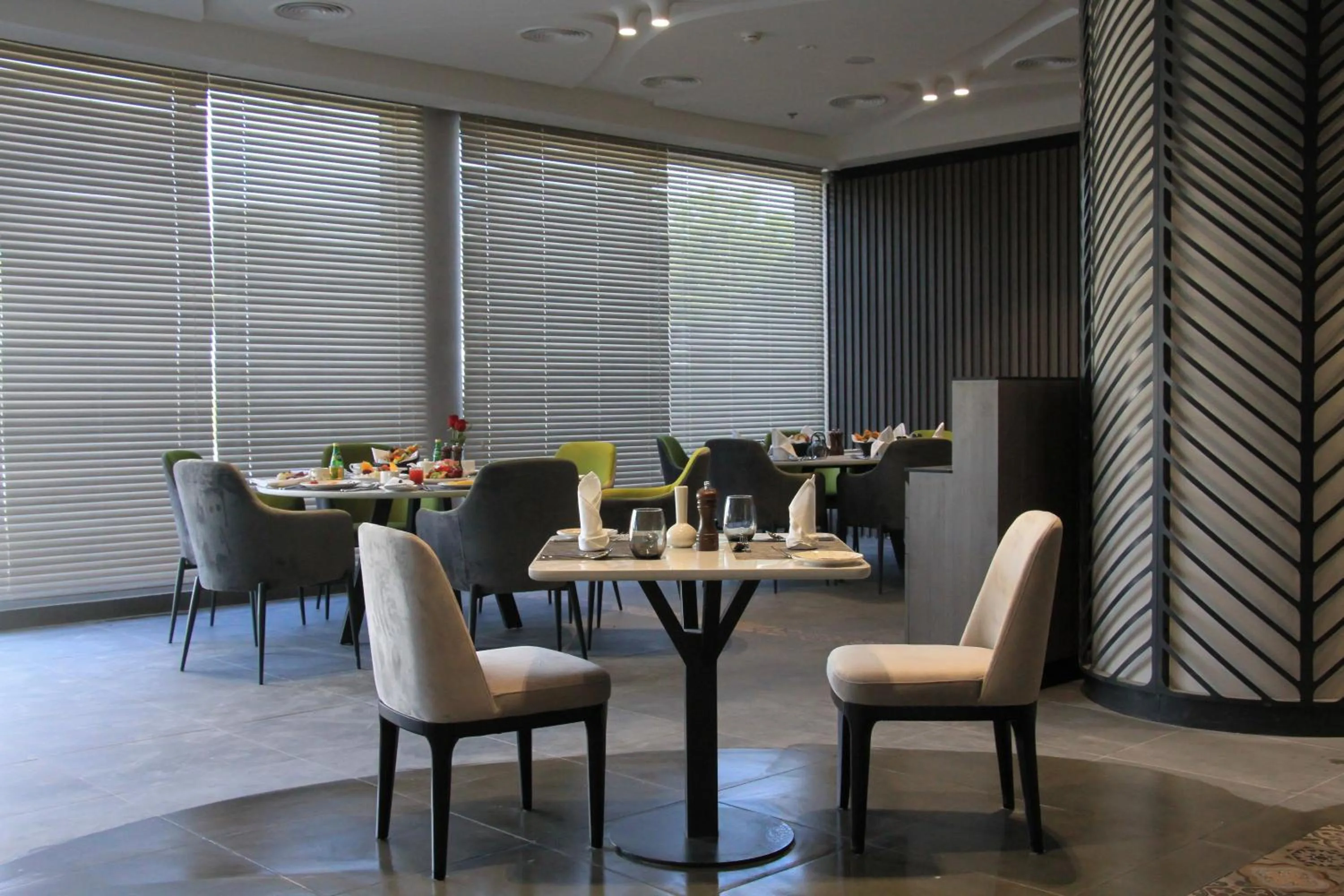 Breakfast in Hotel Holiday International