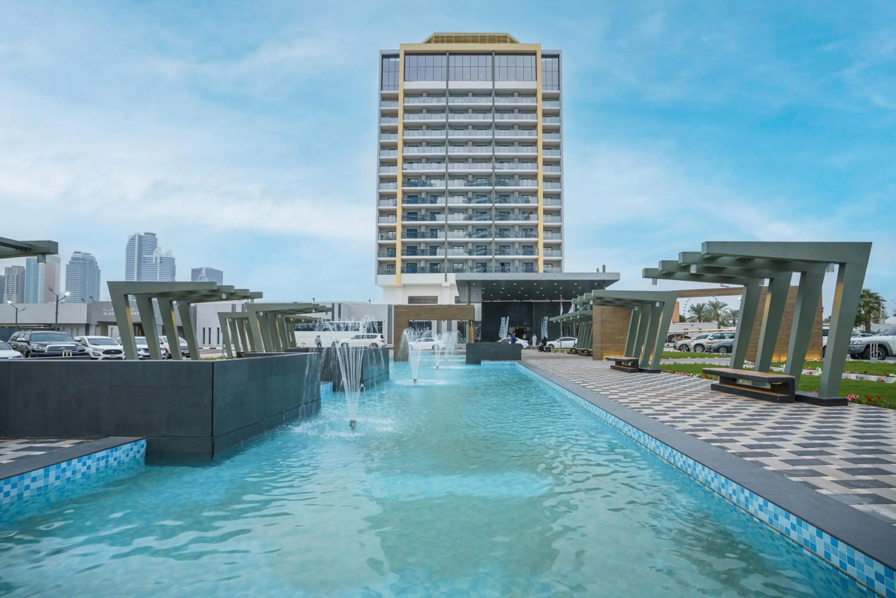 Pool view in Hotel Holiday International