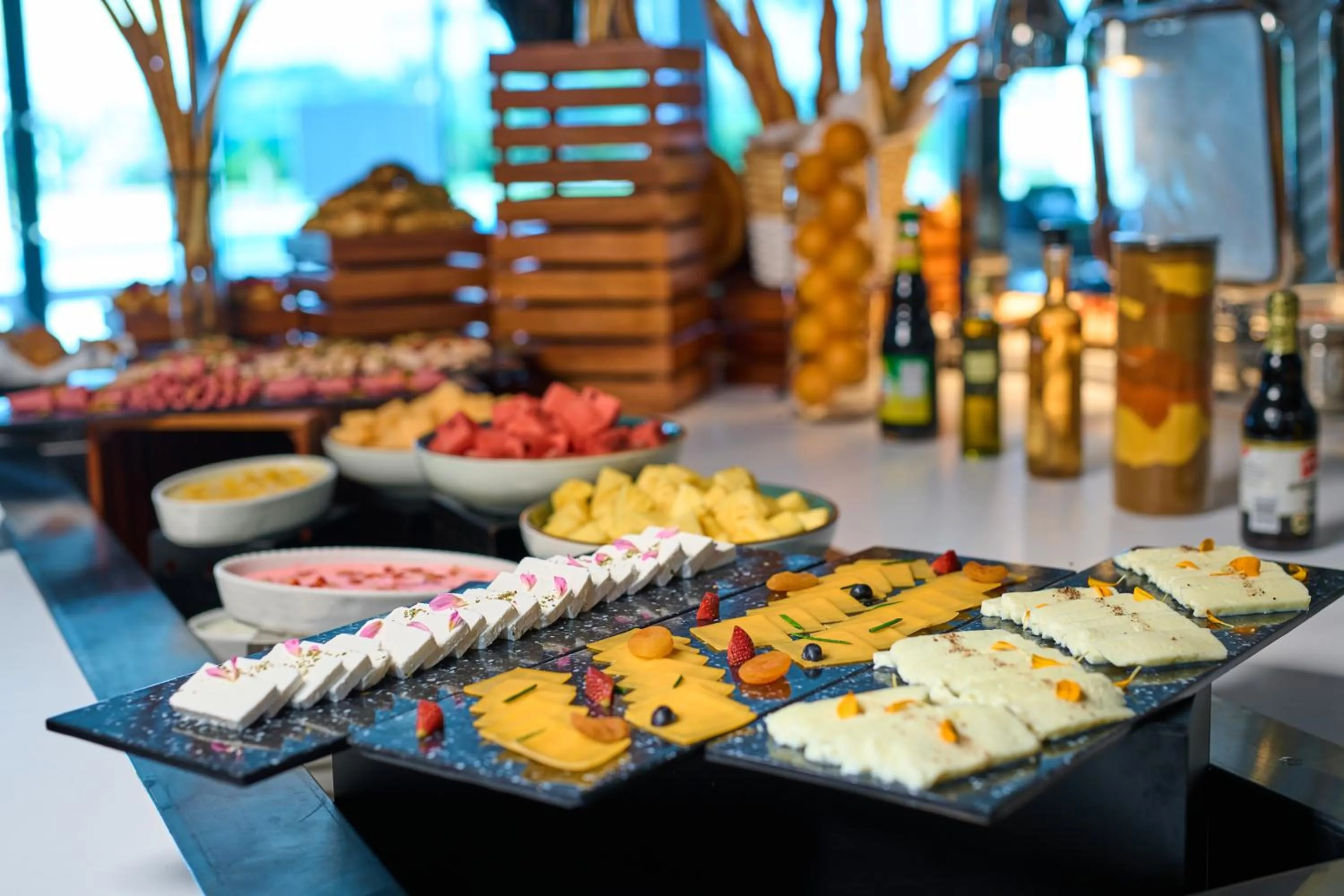 Restaurant/places to eat in Hotel Holiday International