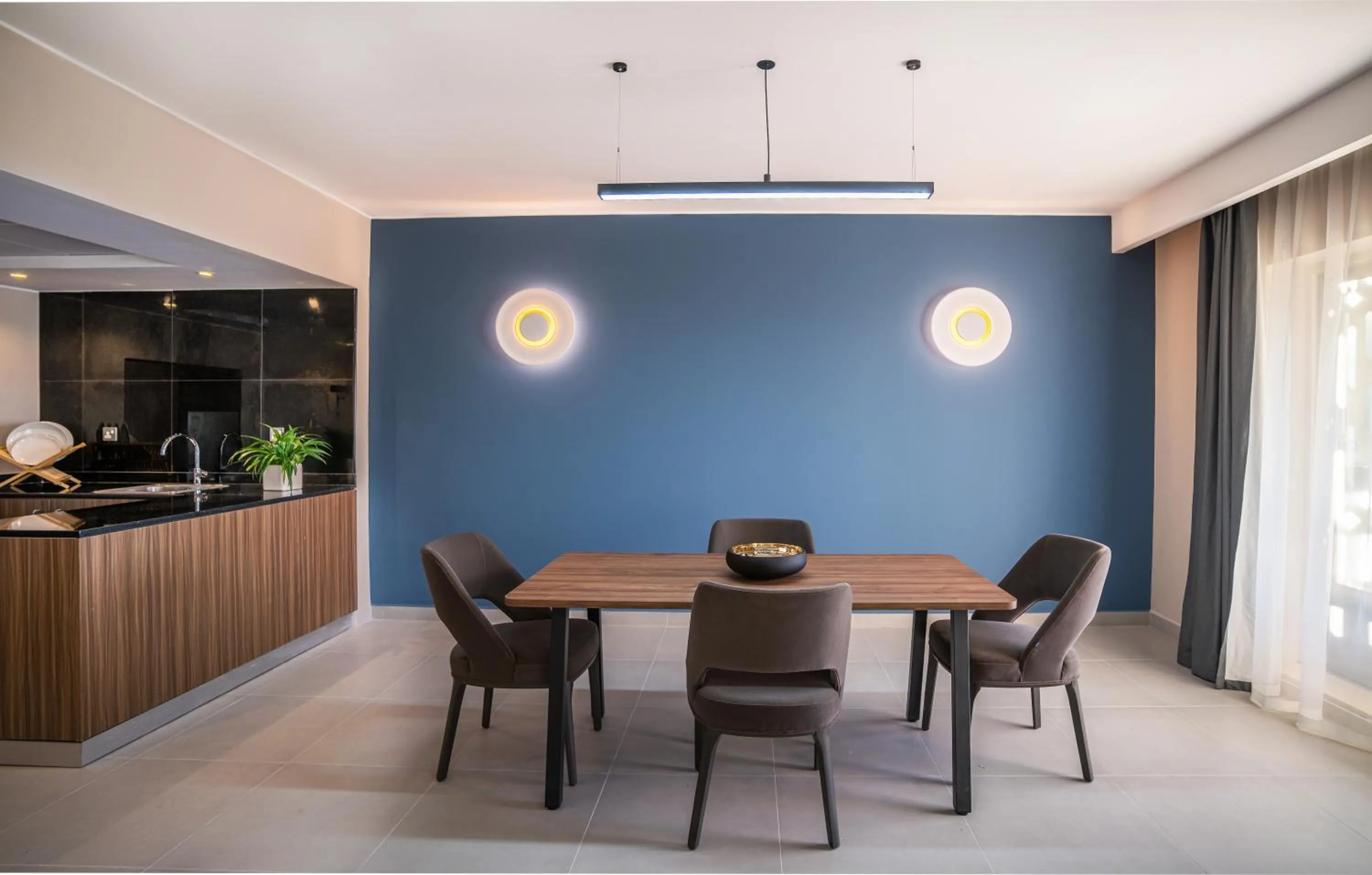 Kitchen or kitchenette in Hotel Holiday International