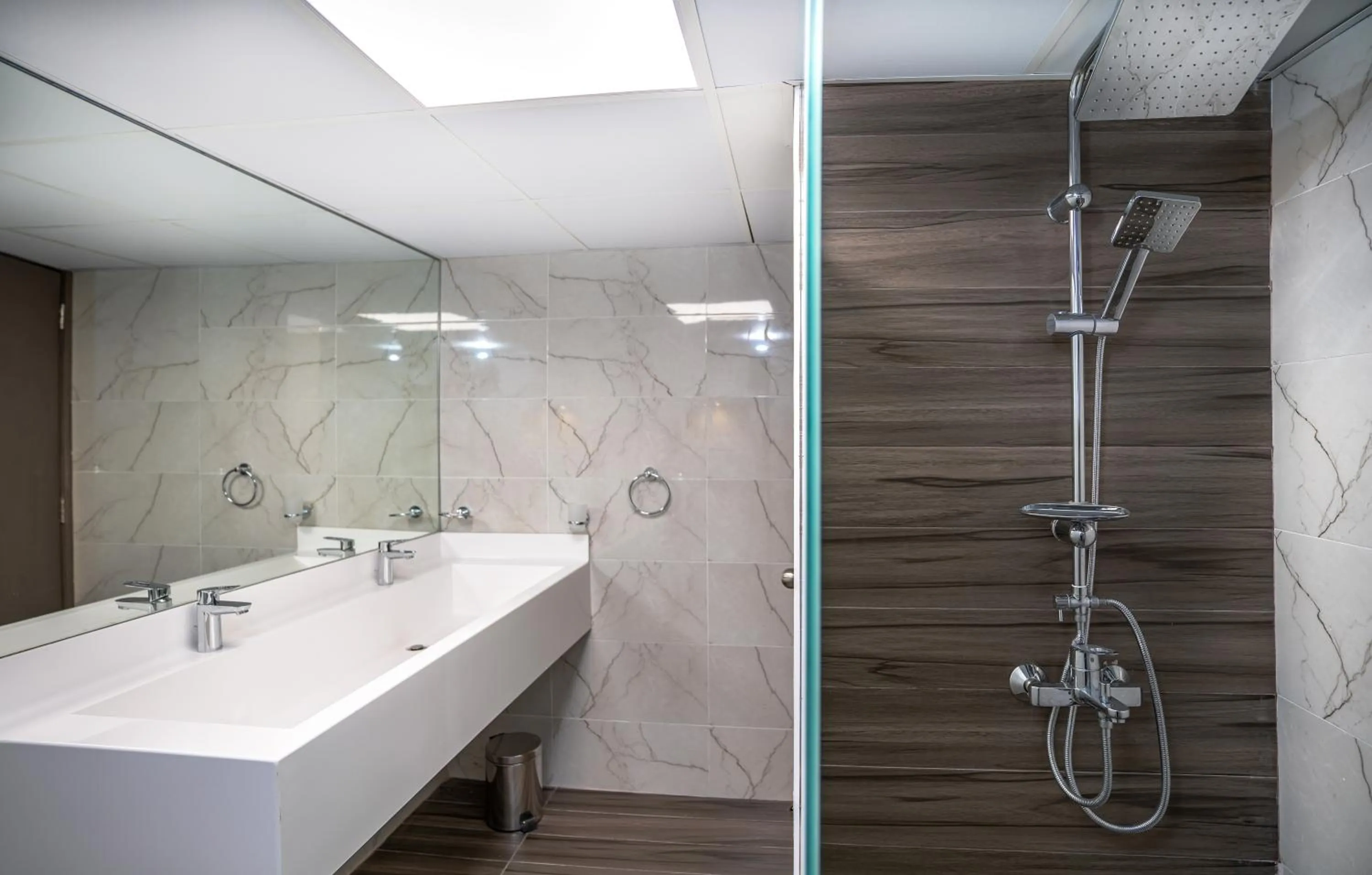 Toilet in Hotel Holiday International