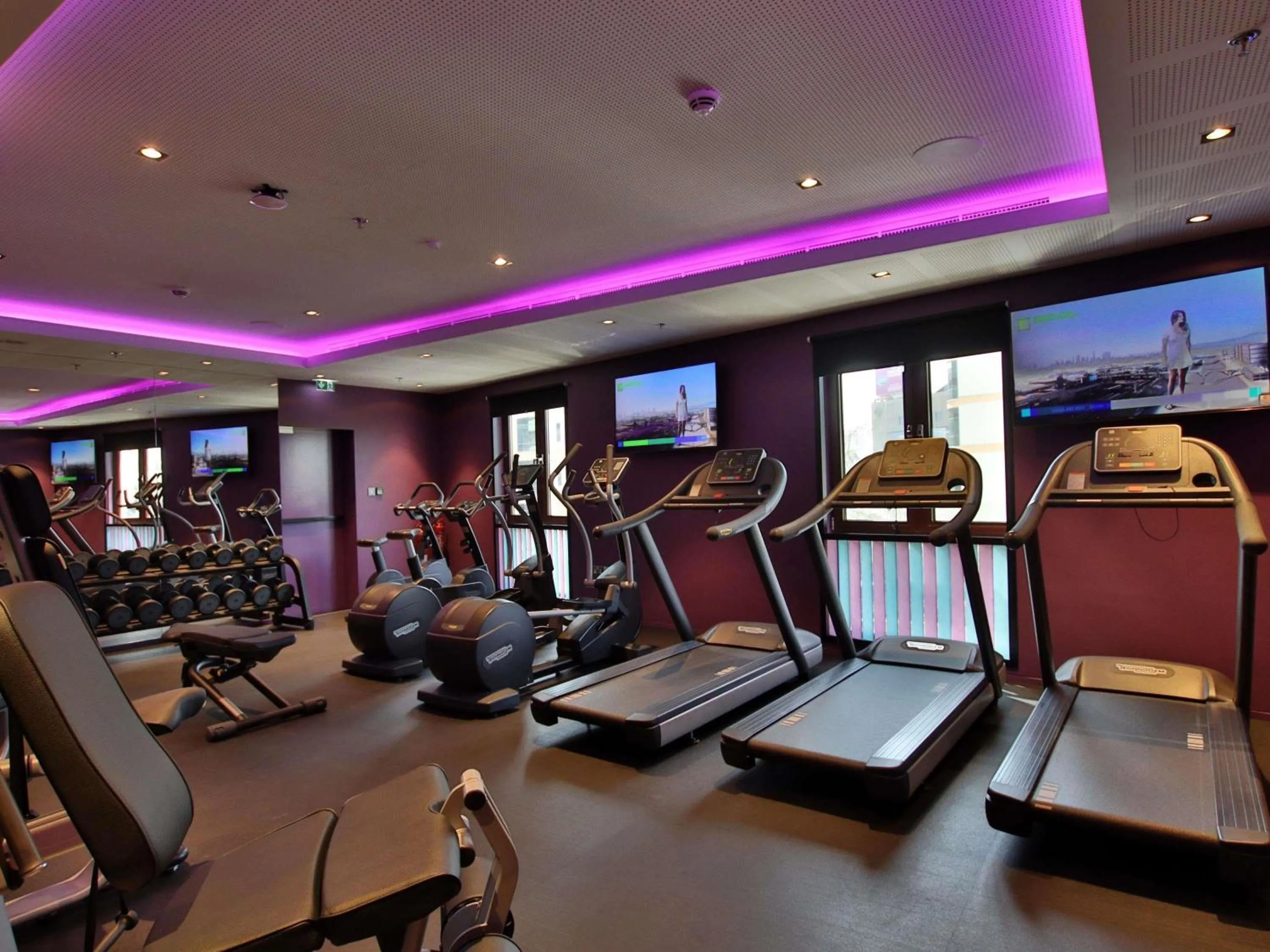 Fitness centre/facilities in Mövenpick Hotel & Apartments Bur Dubai