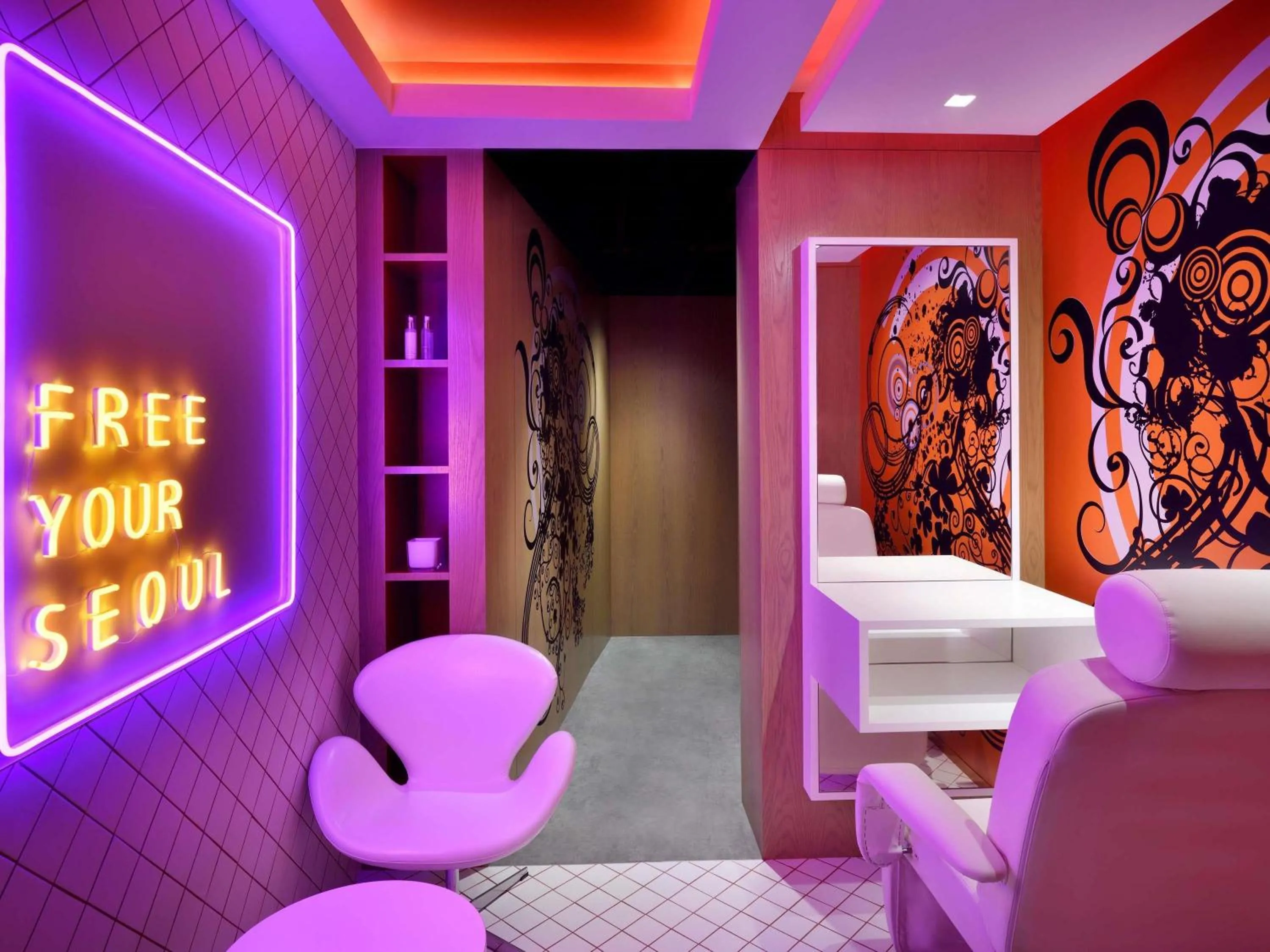 Spa and wellness centre/facilities in Mövenpick Hotel & Apartments Bur Dubai