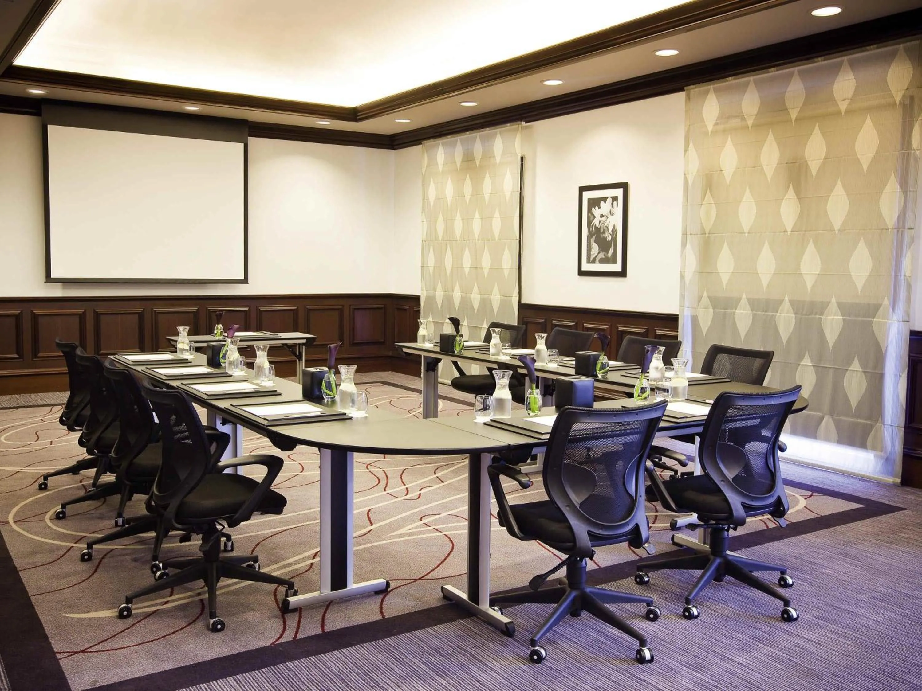 Meeting/conference room in Mövenpick Hotel & Apartments Bur Dubai