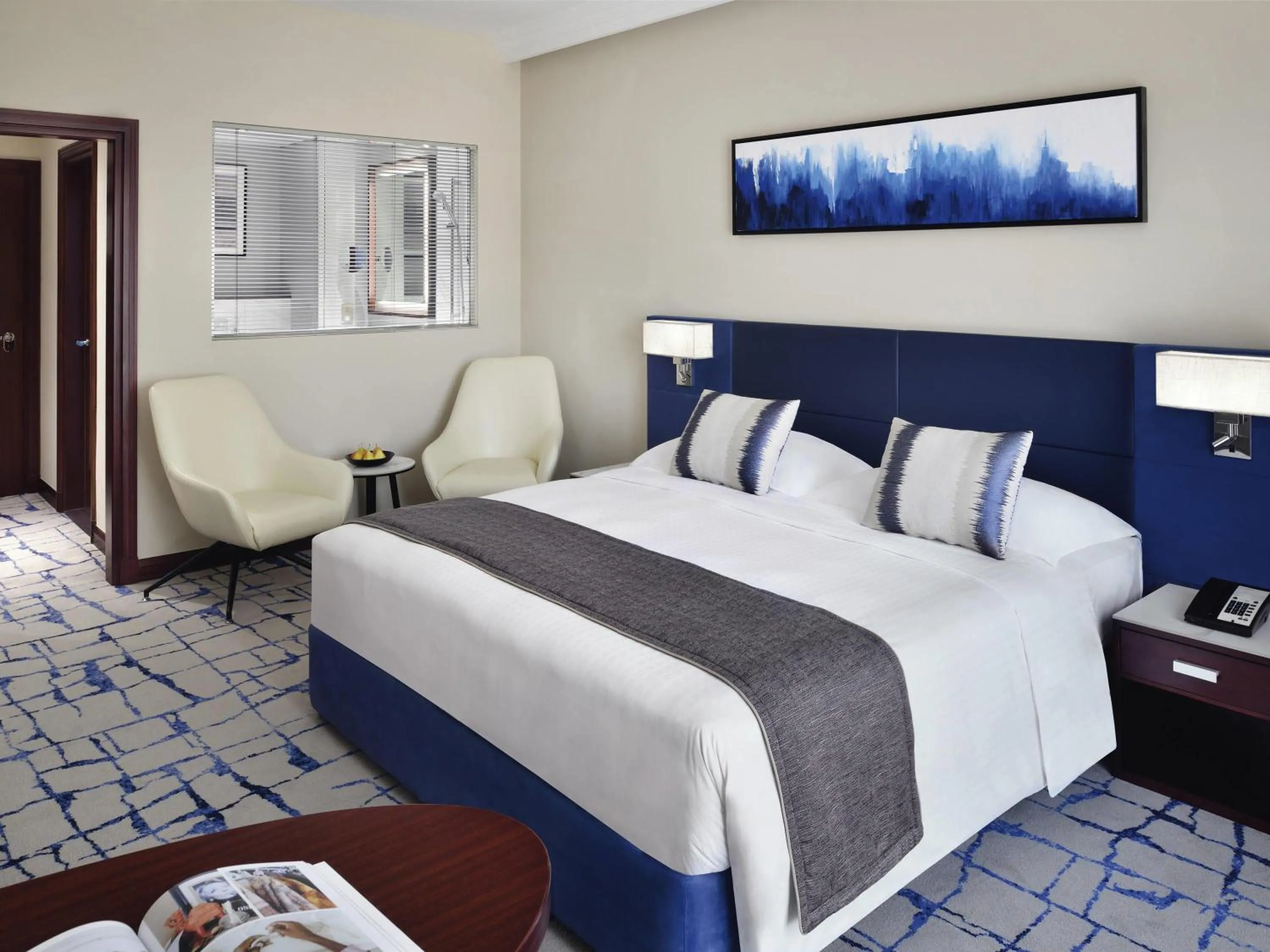 Bedroom, Bed in Mövenpick Hotel & Apartments Bur Dubai