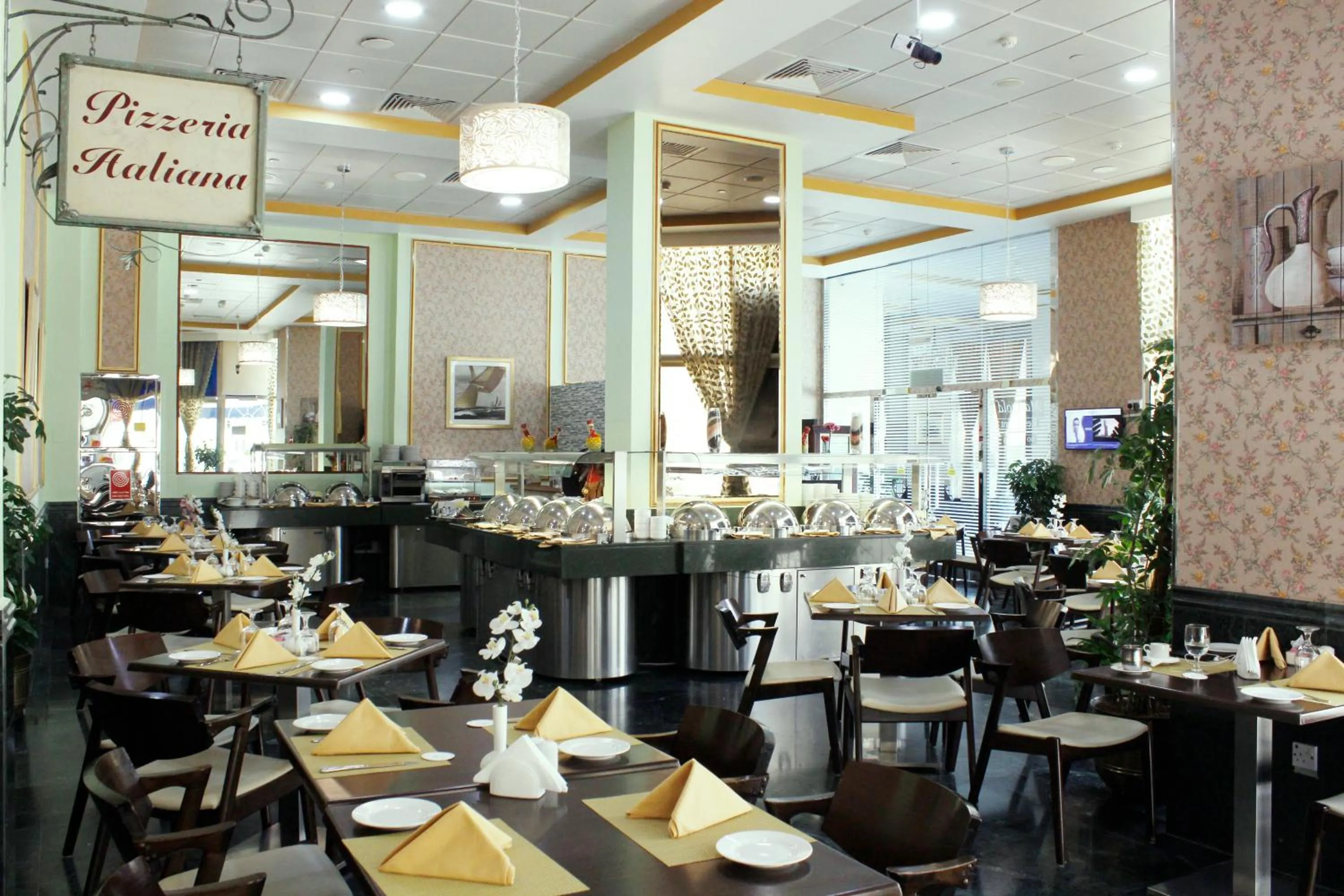 Restaurant/places to eat in Al Diar Dana Hotel