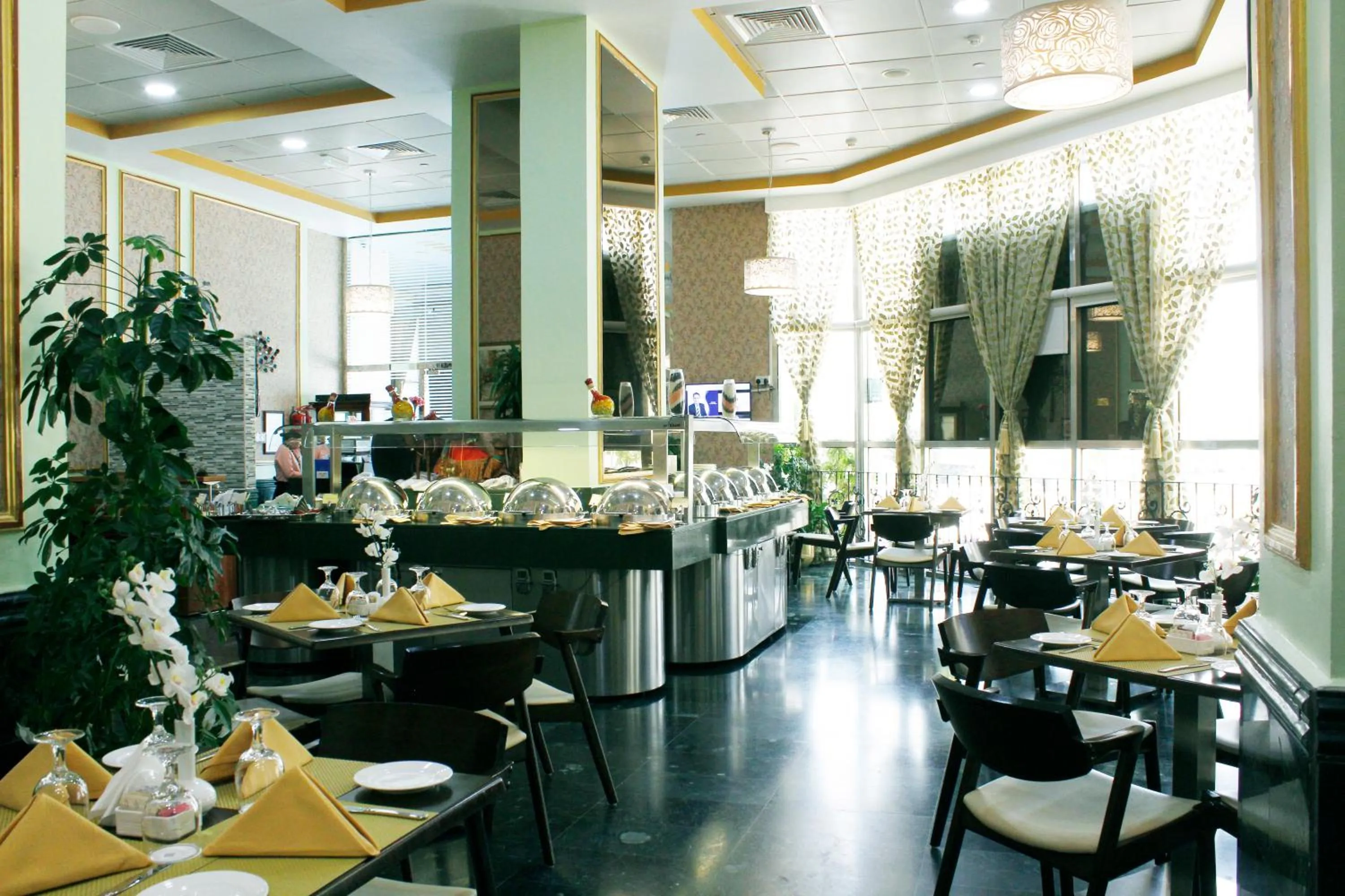 Food and drinks in Al Diar Dana Hotel