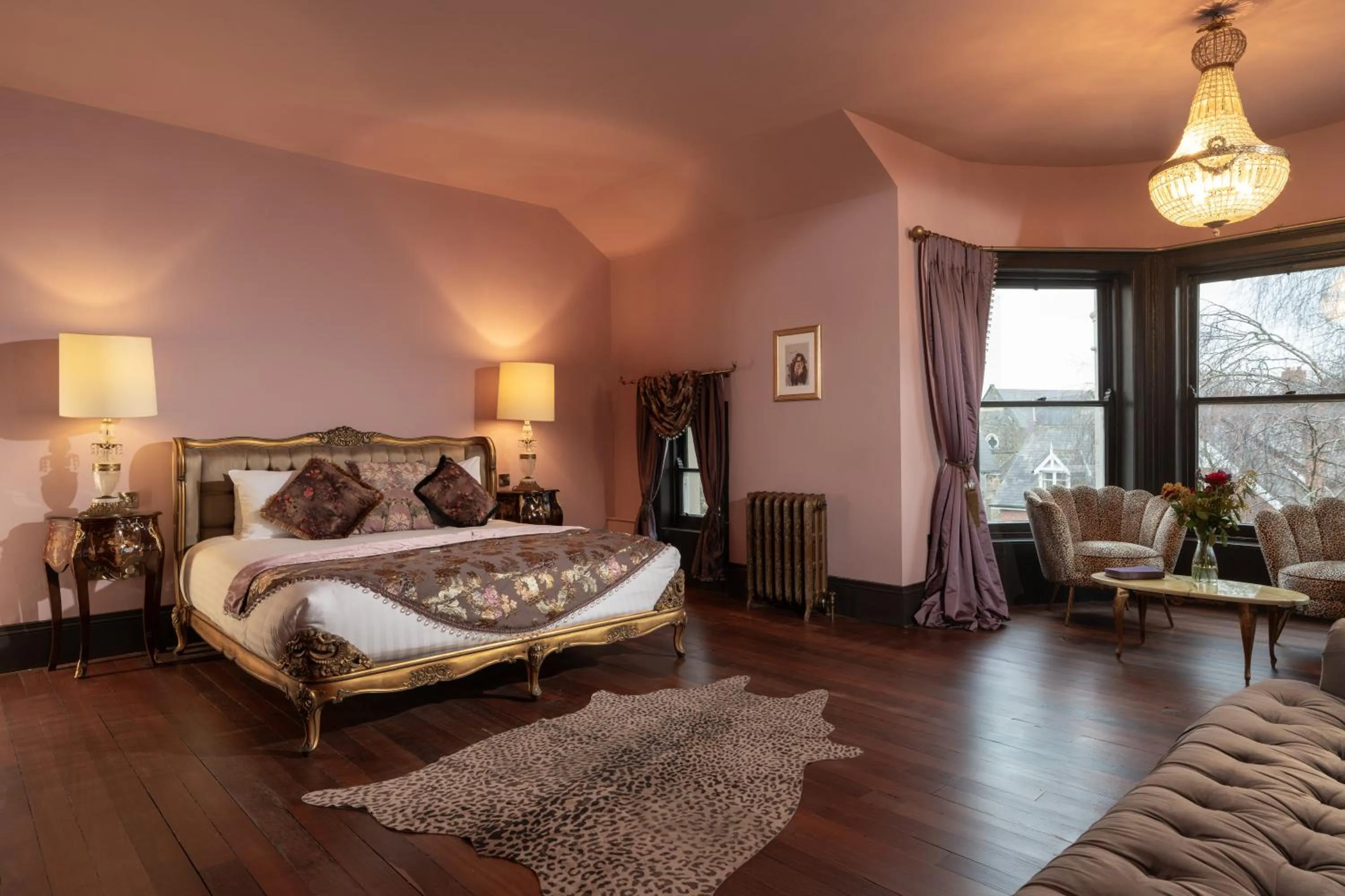 Bed in The Harrison Chambers of Distinction