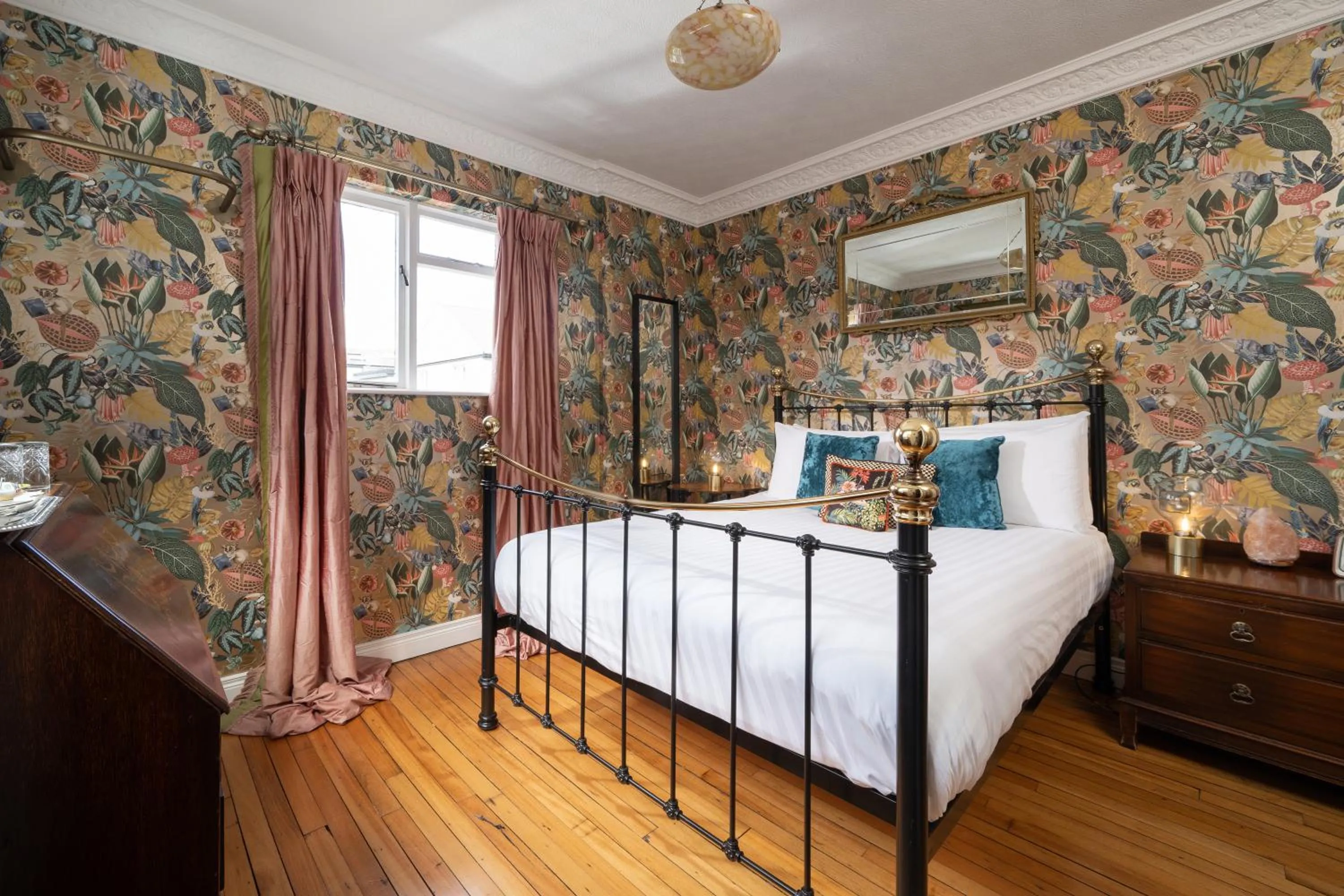 Bed in The Harrison Chambers of Distinction