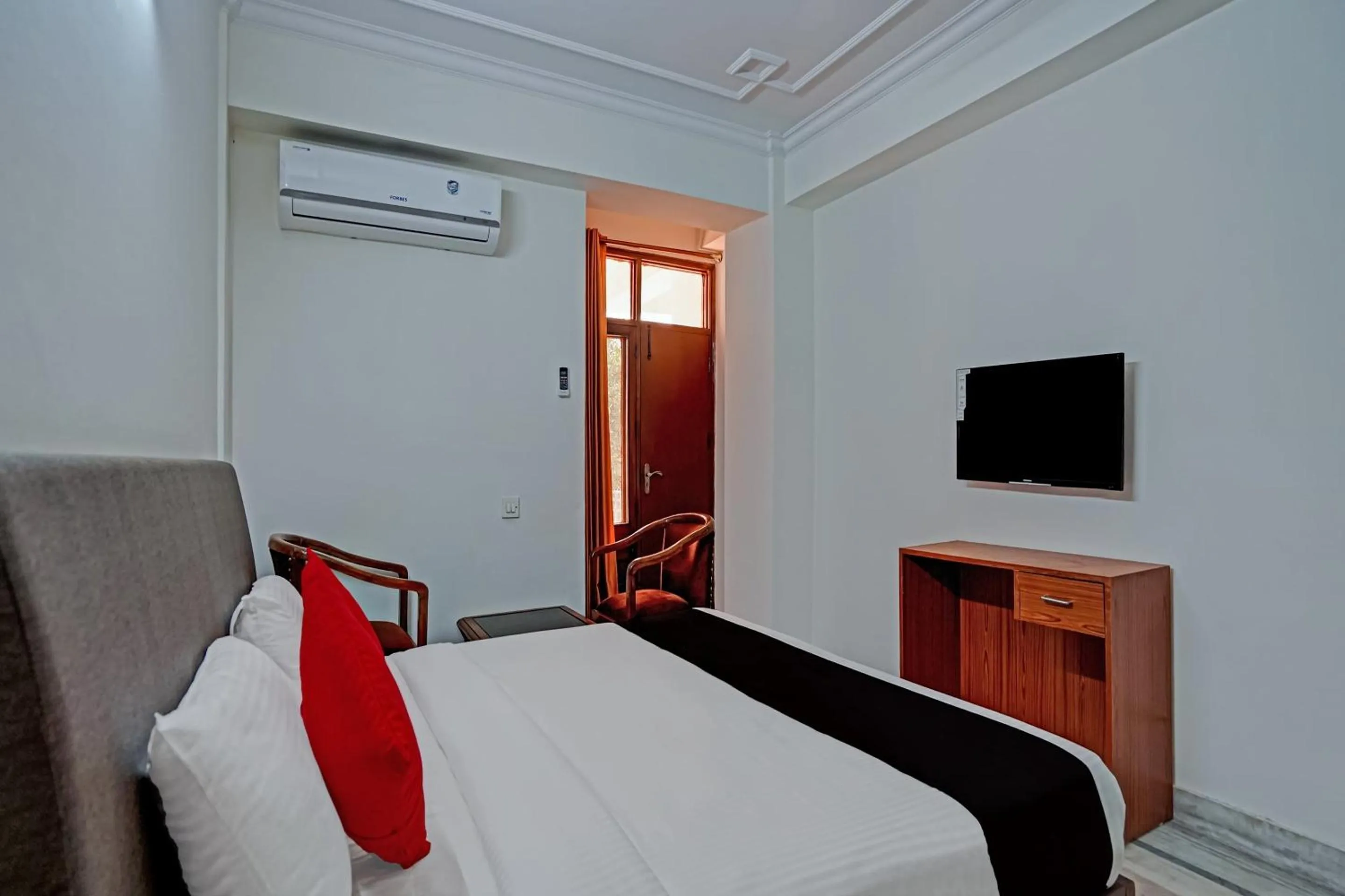 Bedroom, Bed in Capital O Perfect Inn