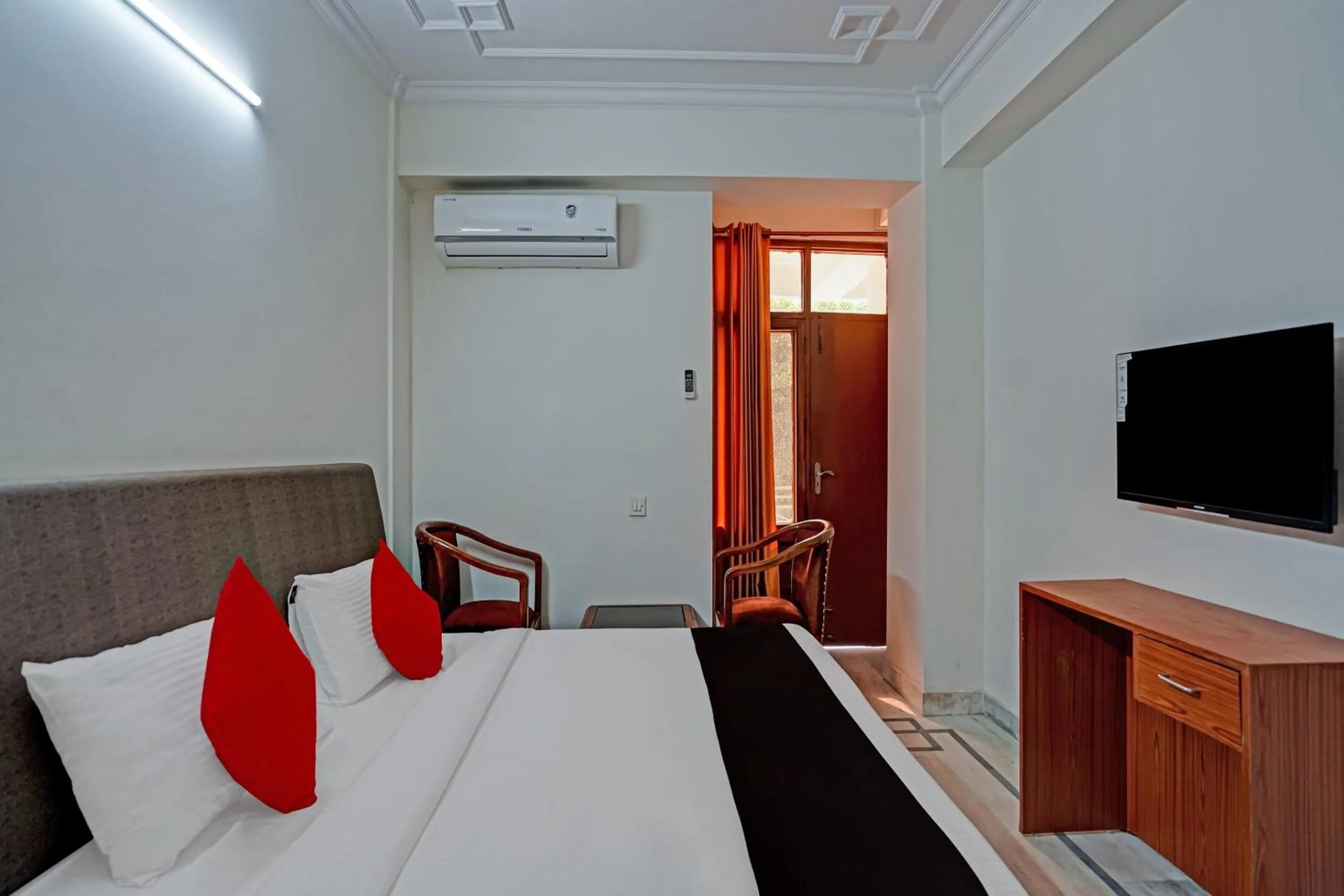 Bedroom, Bed in Capital O Perfect Inn