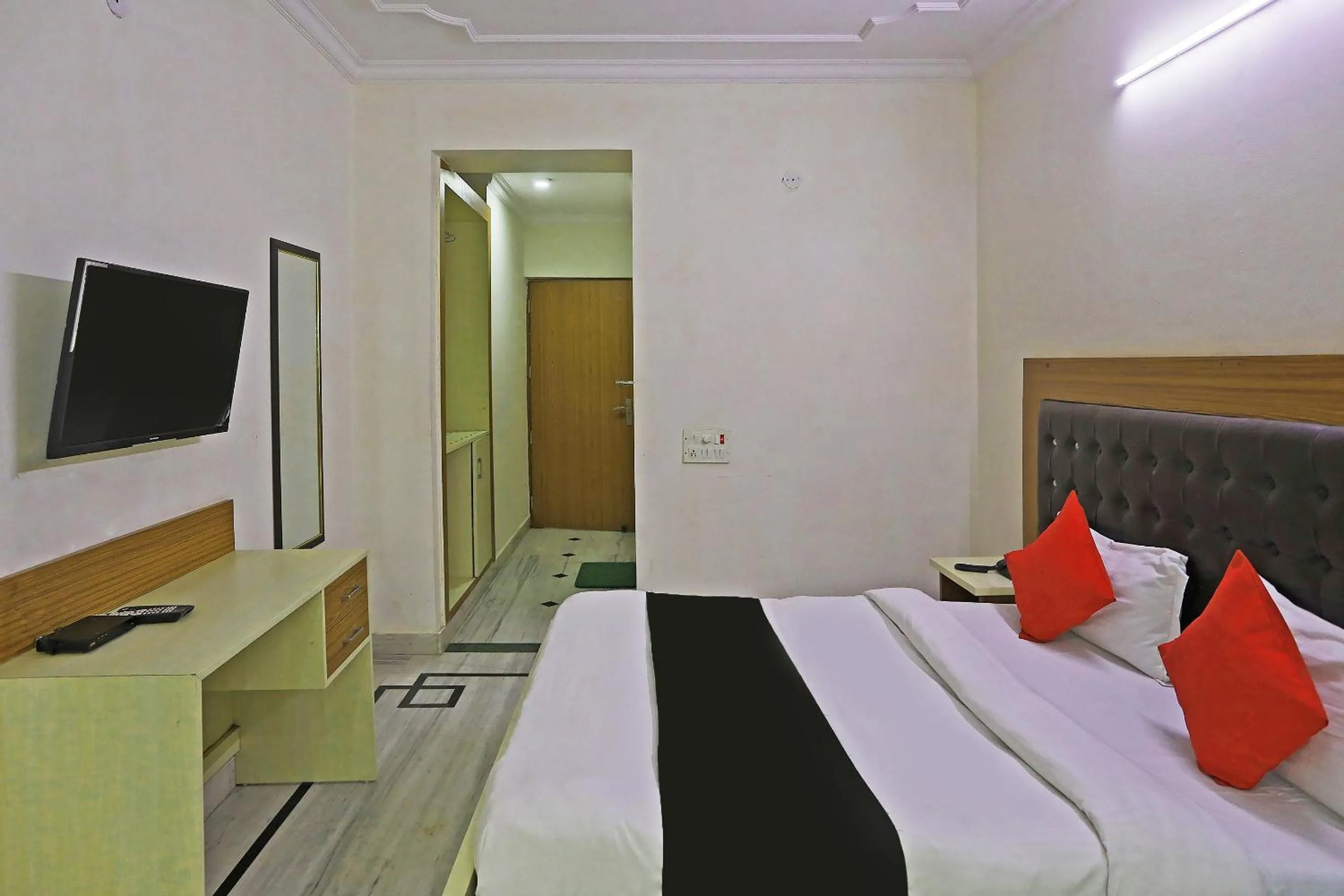 Bedroom, Bed in Capital O Perfect Inn