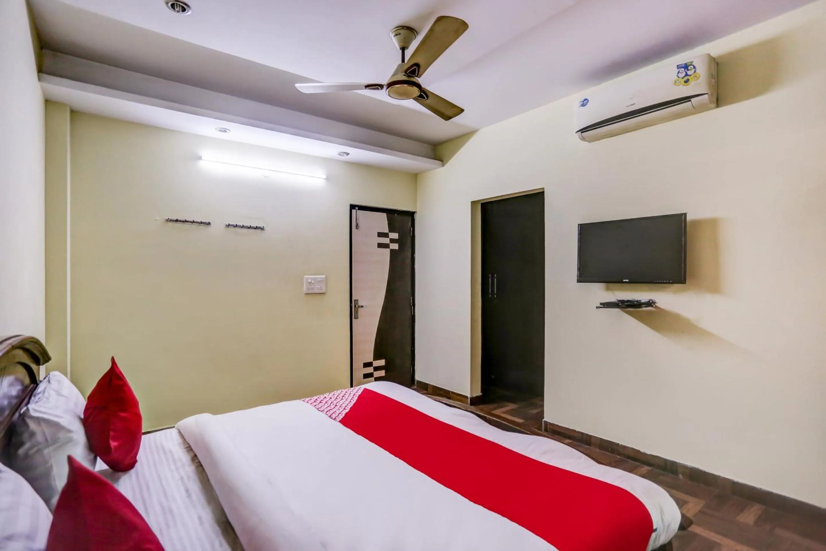Bedroom in Hotel O Ashish Residency