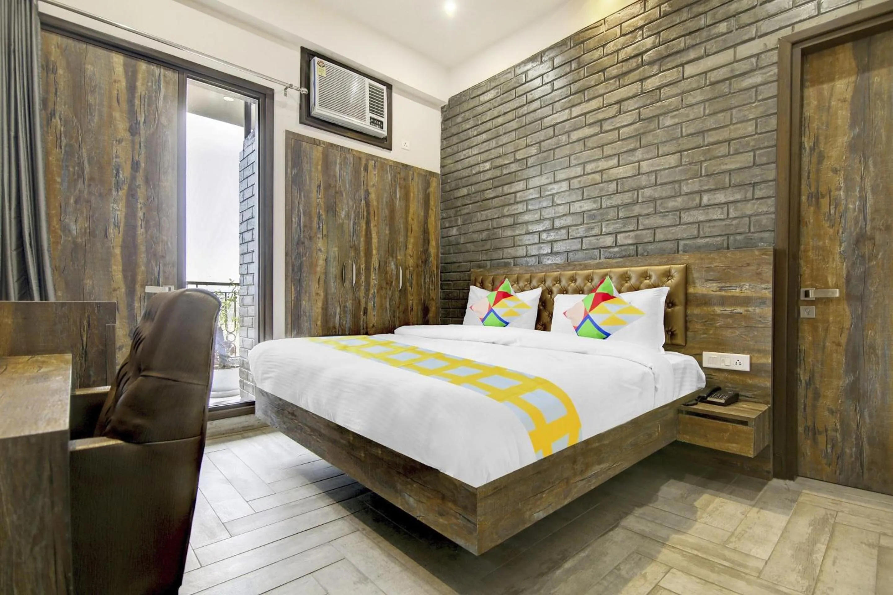 Bedroom, Bed in Collection O CLOUD BAY