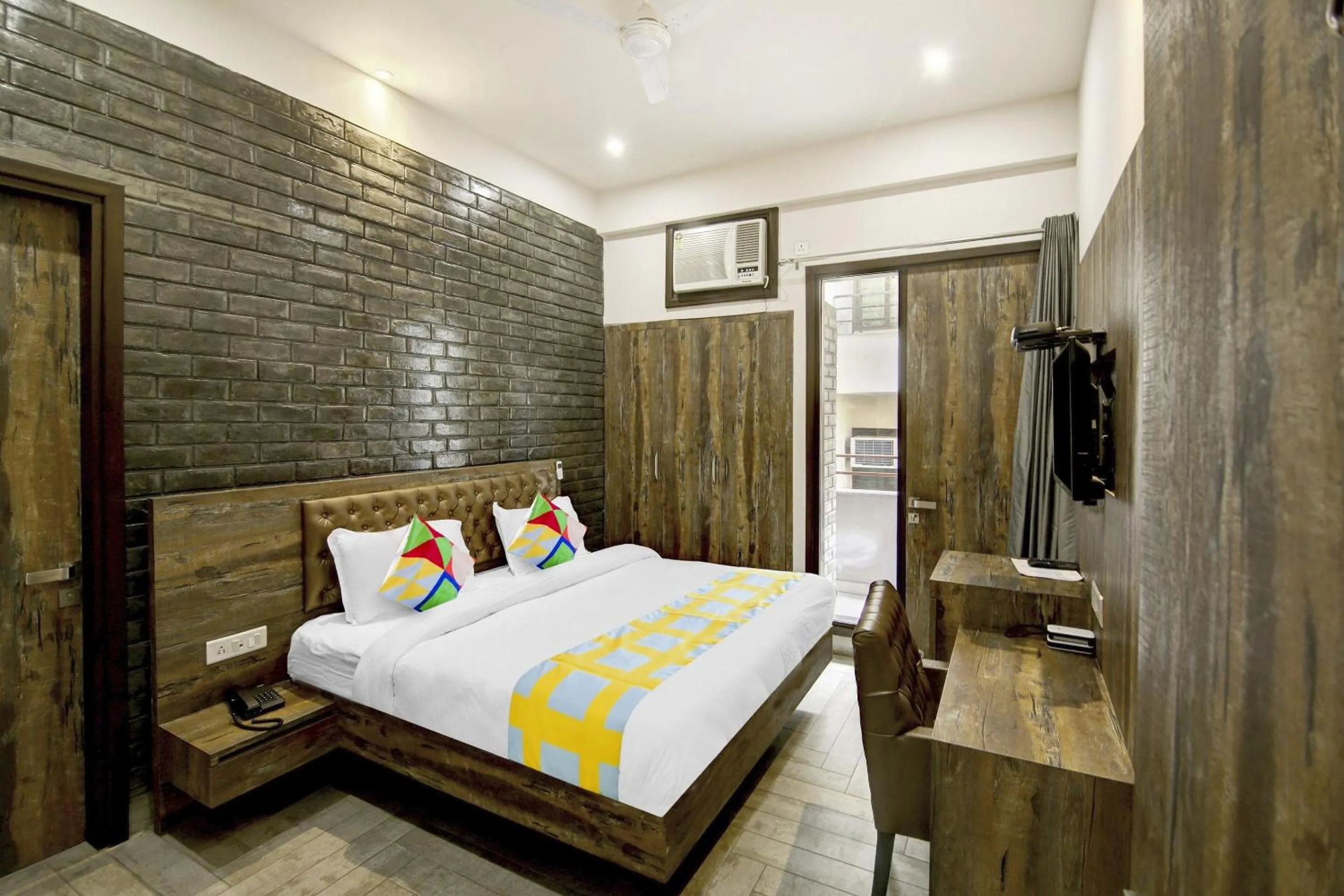 Lobby or reception, Bed in Collection O CLOUD BAY