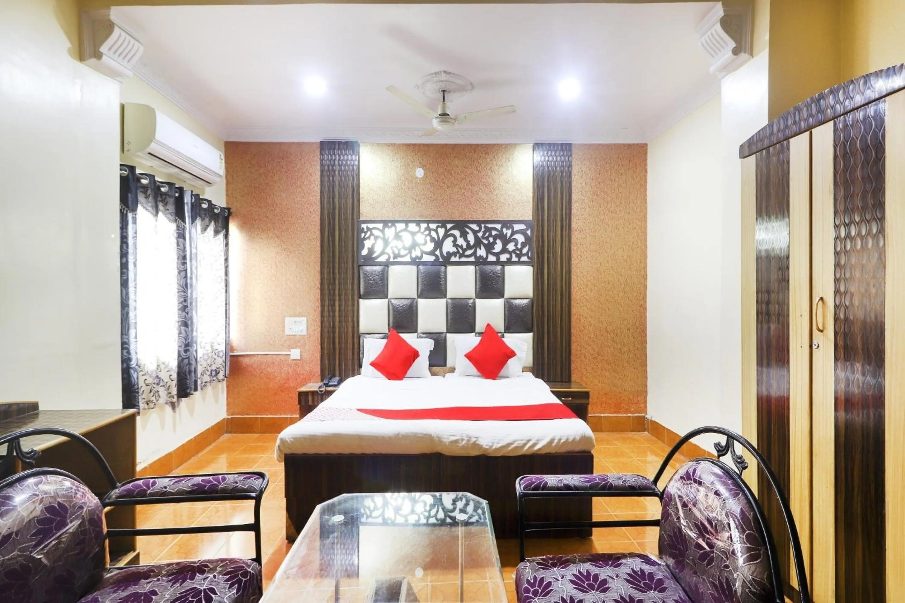 Lobby or reception, Bed in Hotel O Aadaab