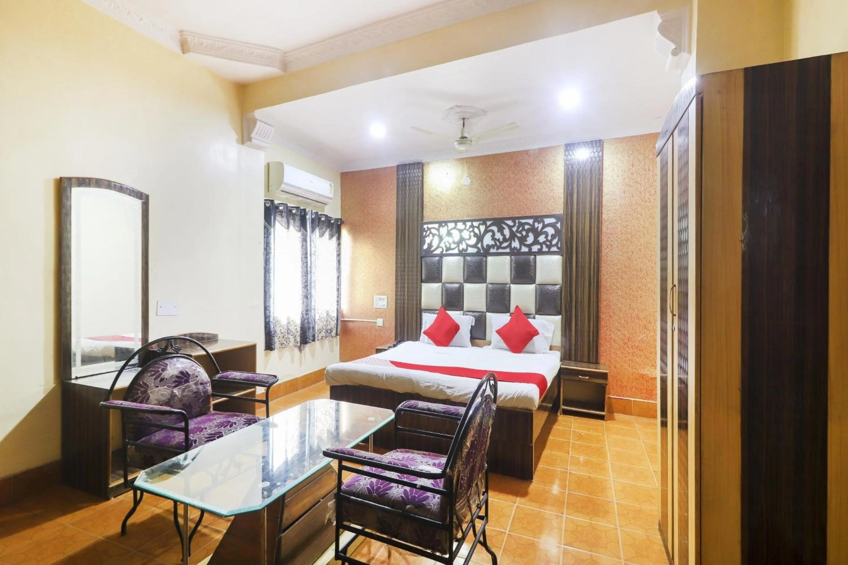 Bedroom, Bed in Hotel O Aadaab