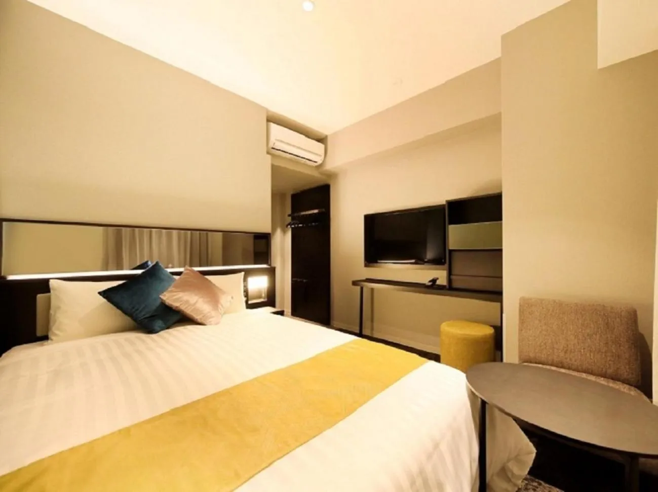 Bed in QuintessaHotel FukuokaTenjin Comic&Books