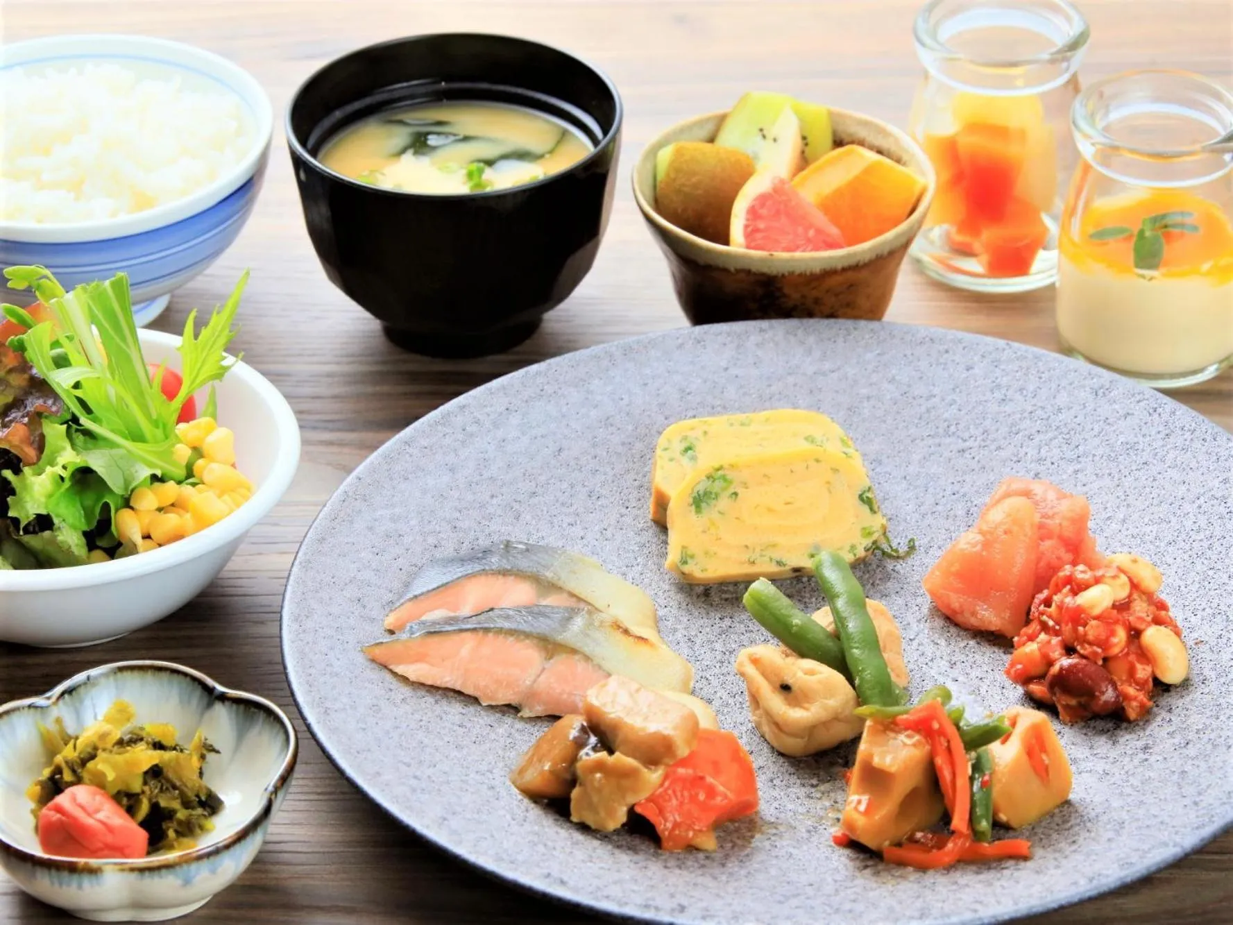 Food in QuintessaHotel FukuokaTenjin Comic&Books