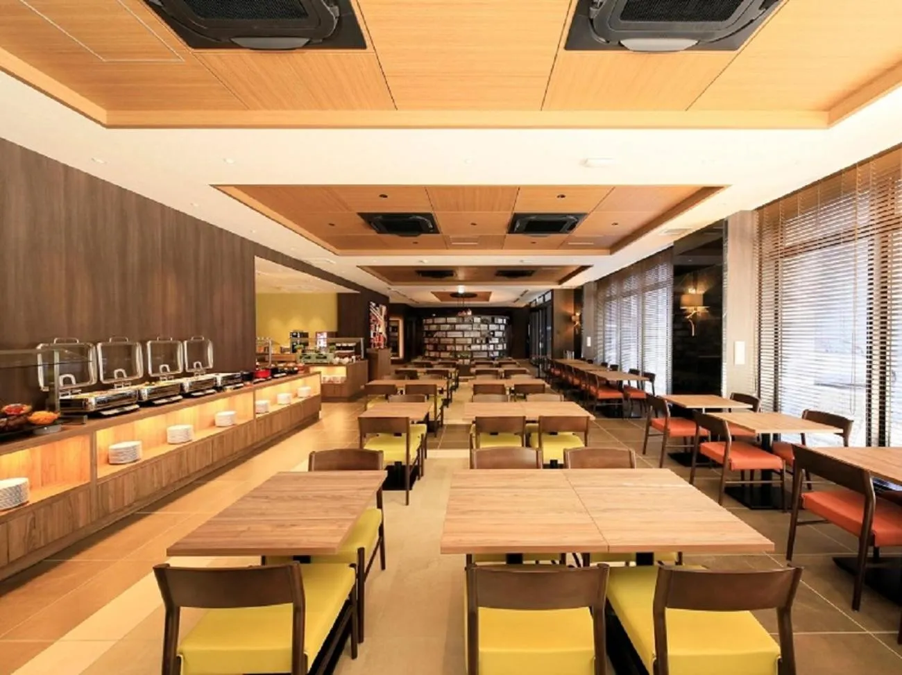 Restaurant/places to eat in QuintessaHotel FukuokaTenjin Comic&Books