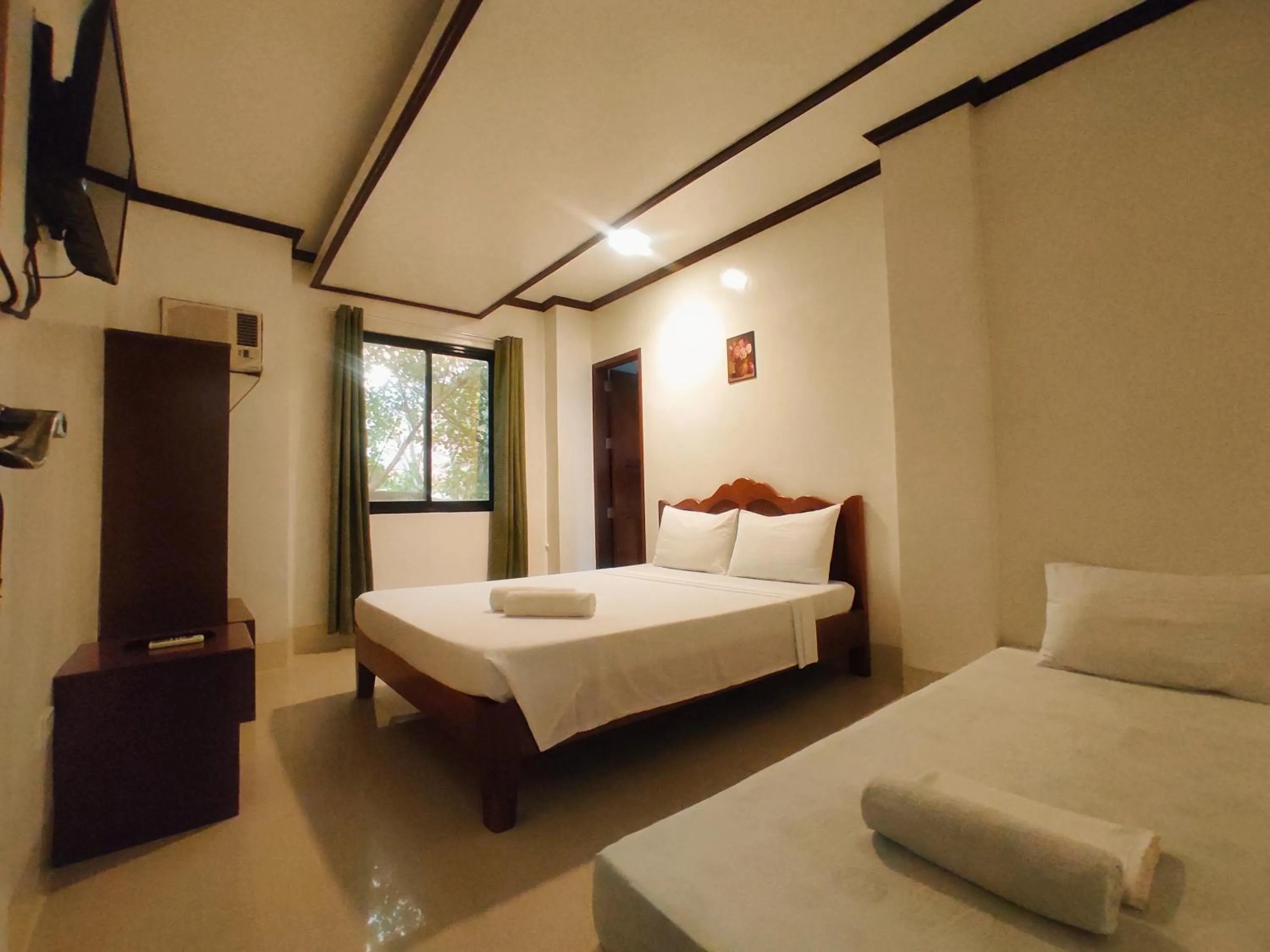 Bed in Alocasia Inn - El Nido