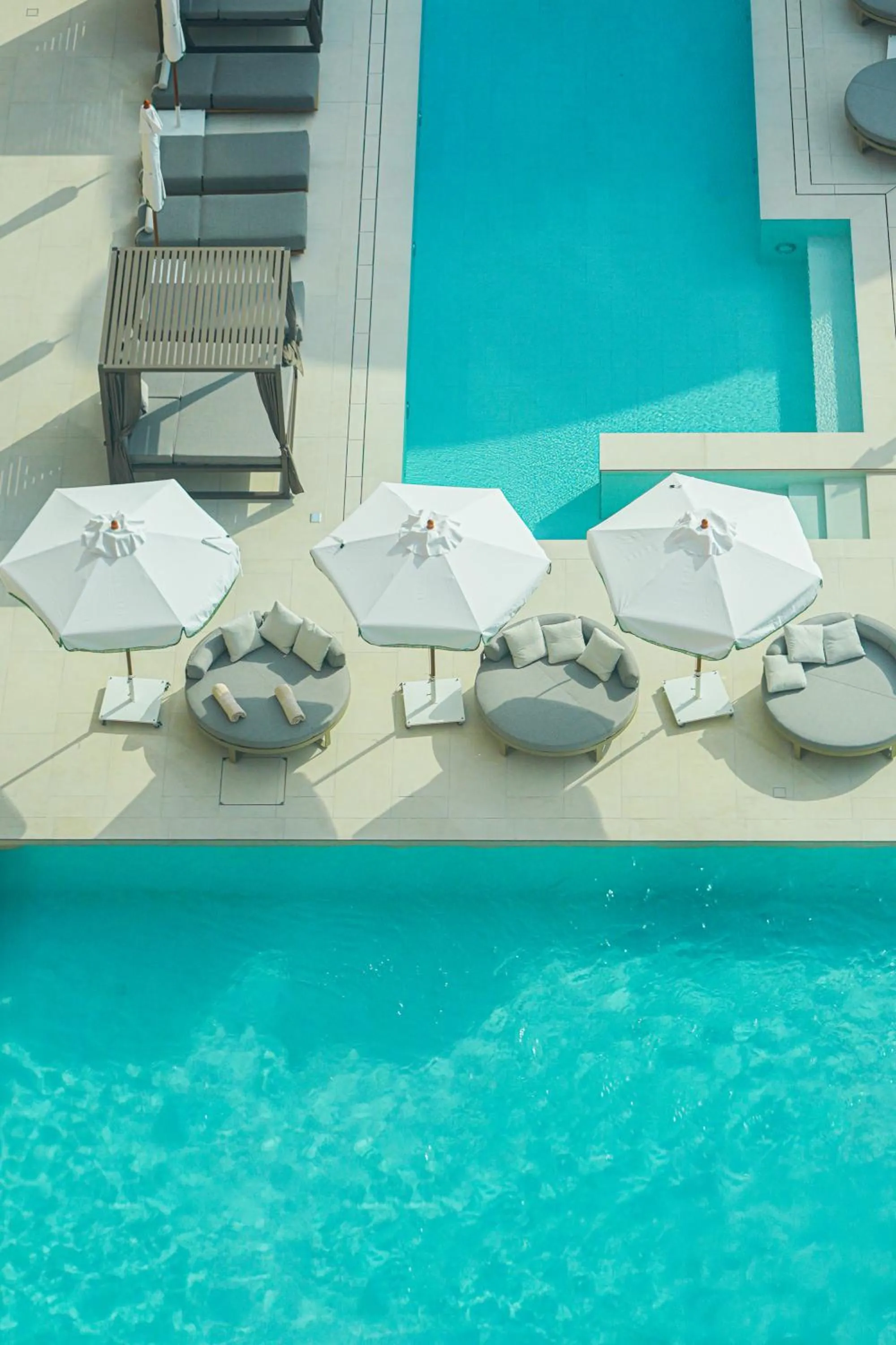 Swimming pool in Kempinski Hotel Mall of the Emirates, Dubai