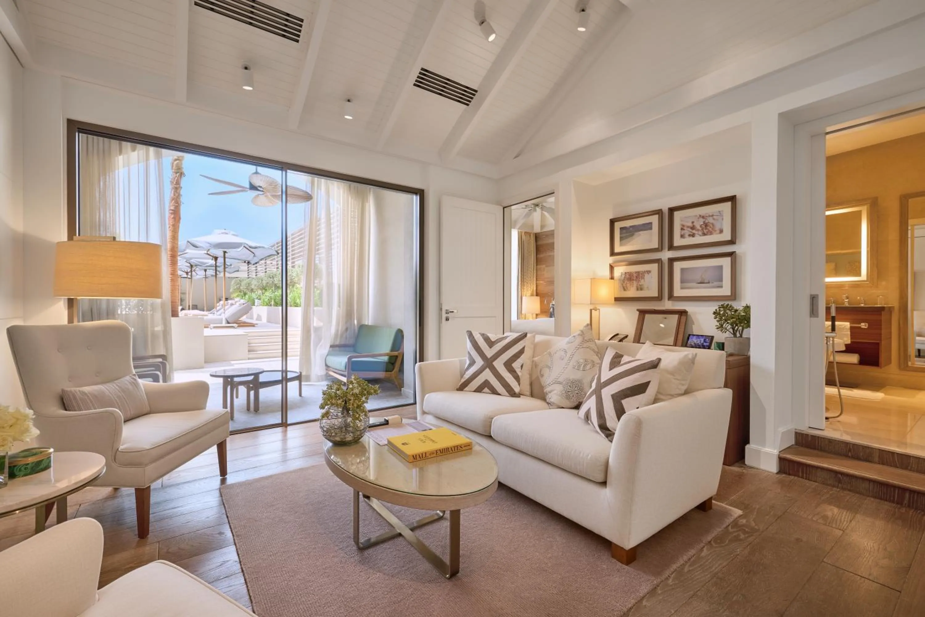 Living room in Kempinski Hotel Mall of the Emirates, Dubai