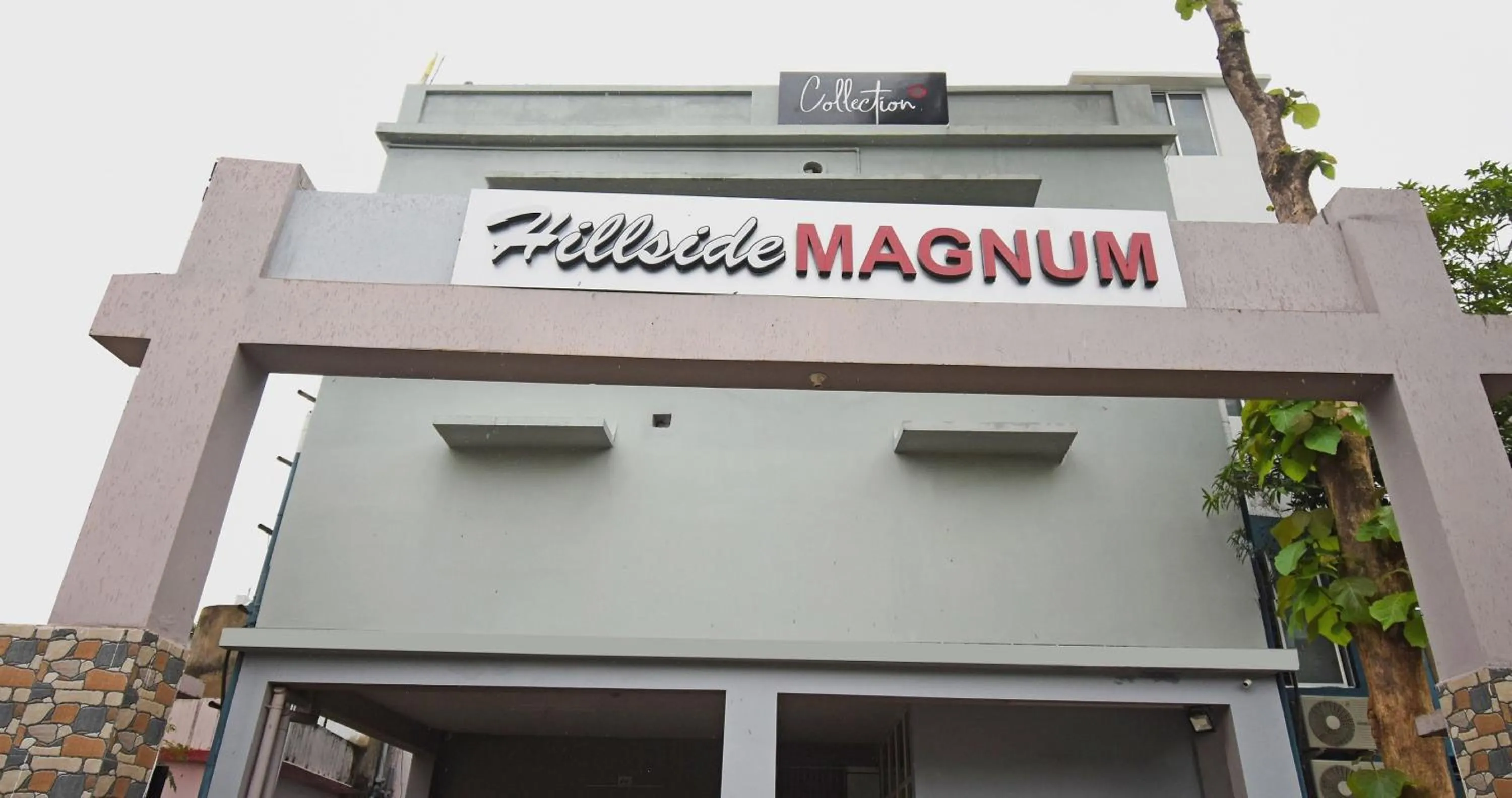 Facade/entrance in Super Collection O Sayhallo Hillside Magnum