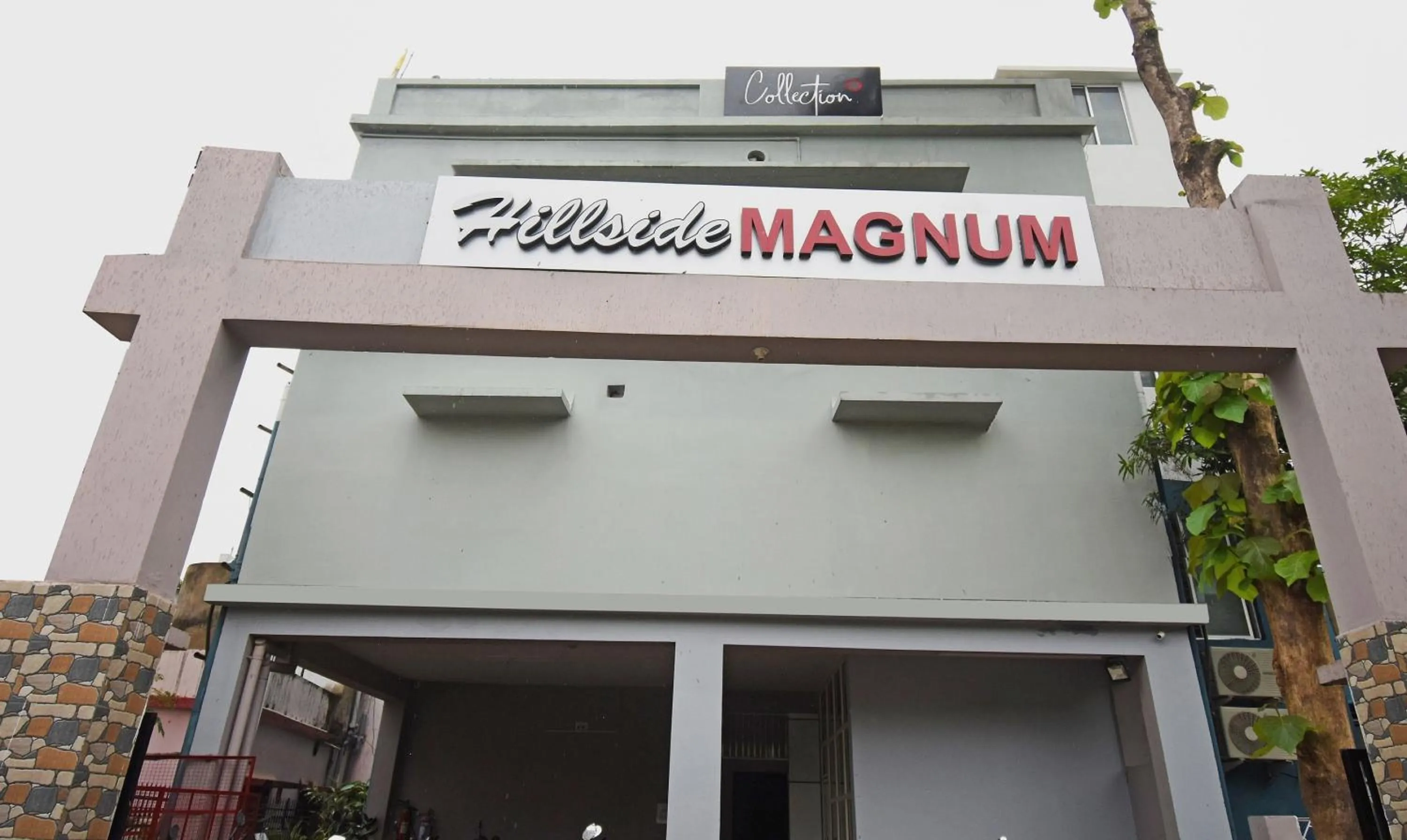 Facade/entrance in Super Collection O Sayhallo Hillside Magnum