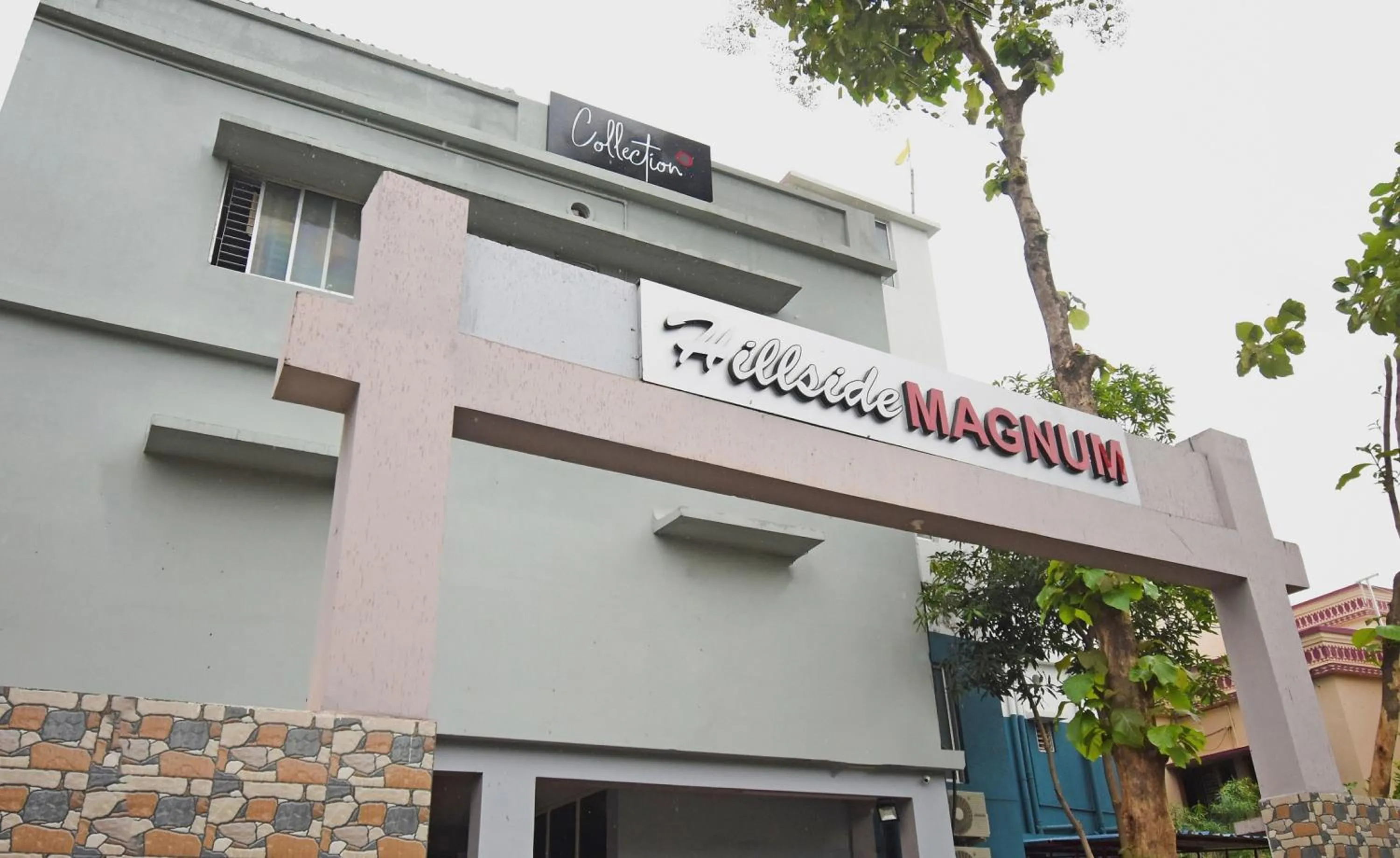 Facade/entrance in Super Collection O Sayhallo Hillside Magnum